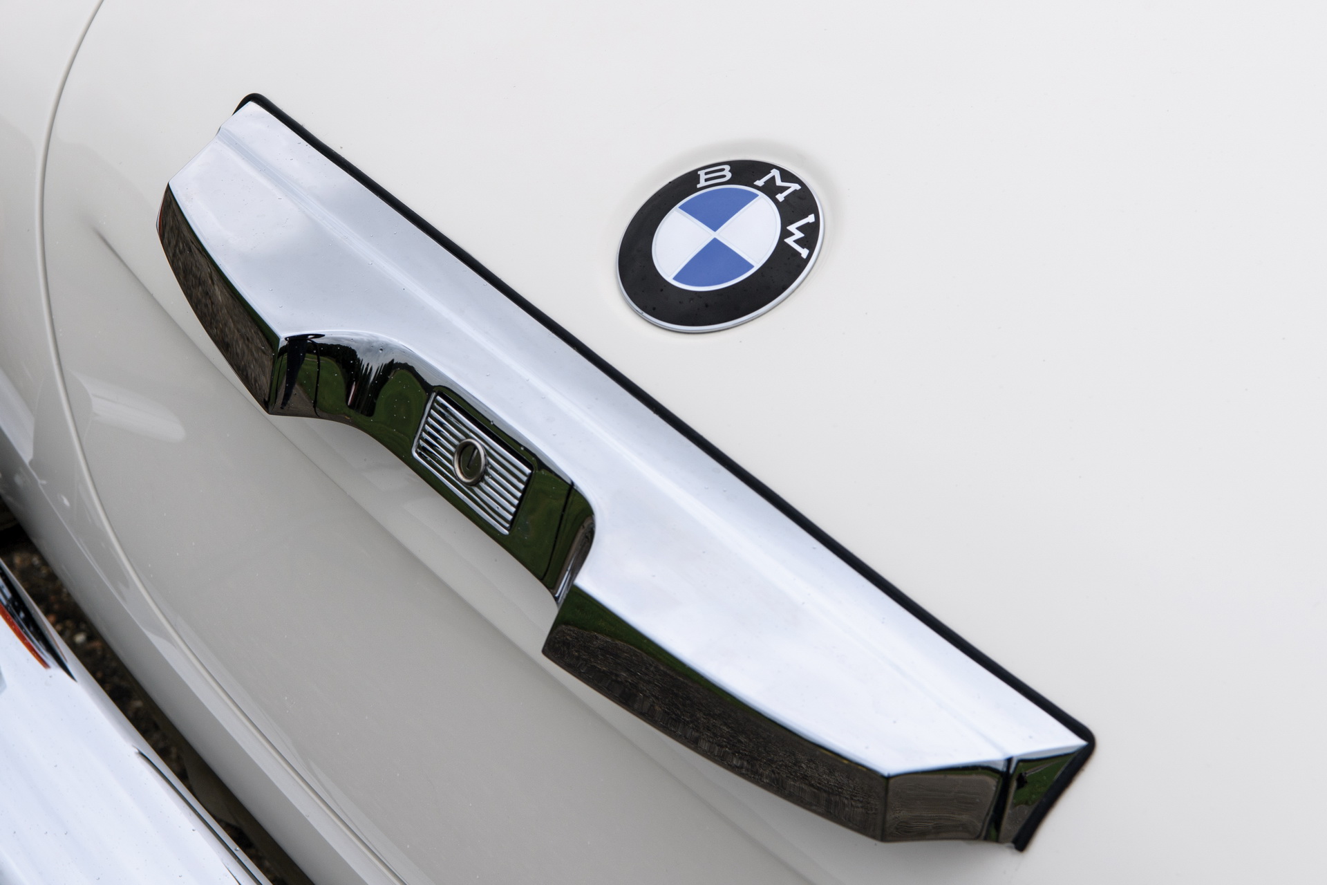 This BMW 507 Roadster Might Just Come With Its Designer’s Signature