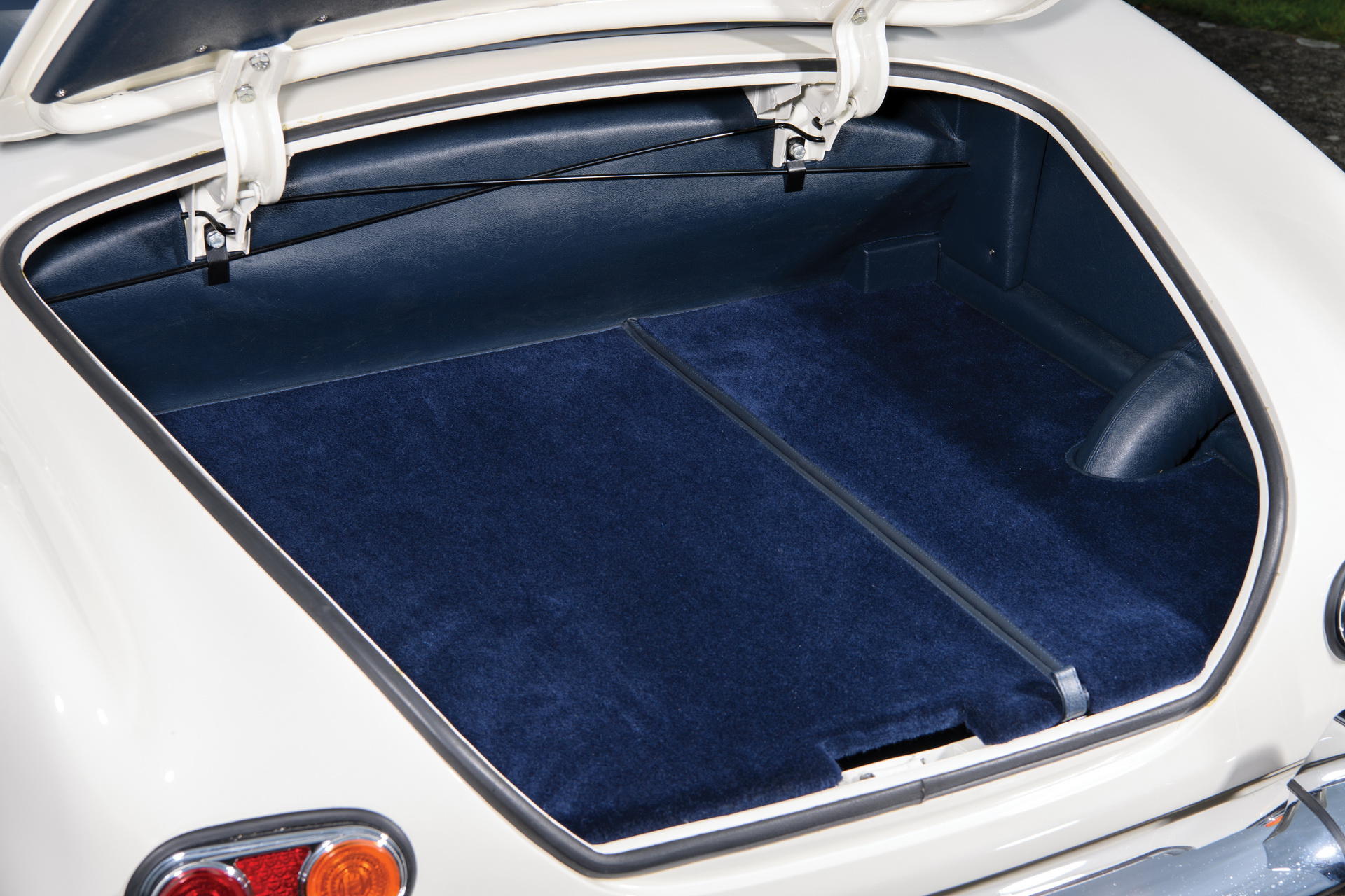 This BMW 507 Roadster Might Just Come With Its Designer’s Signature