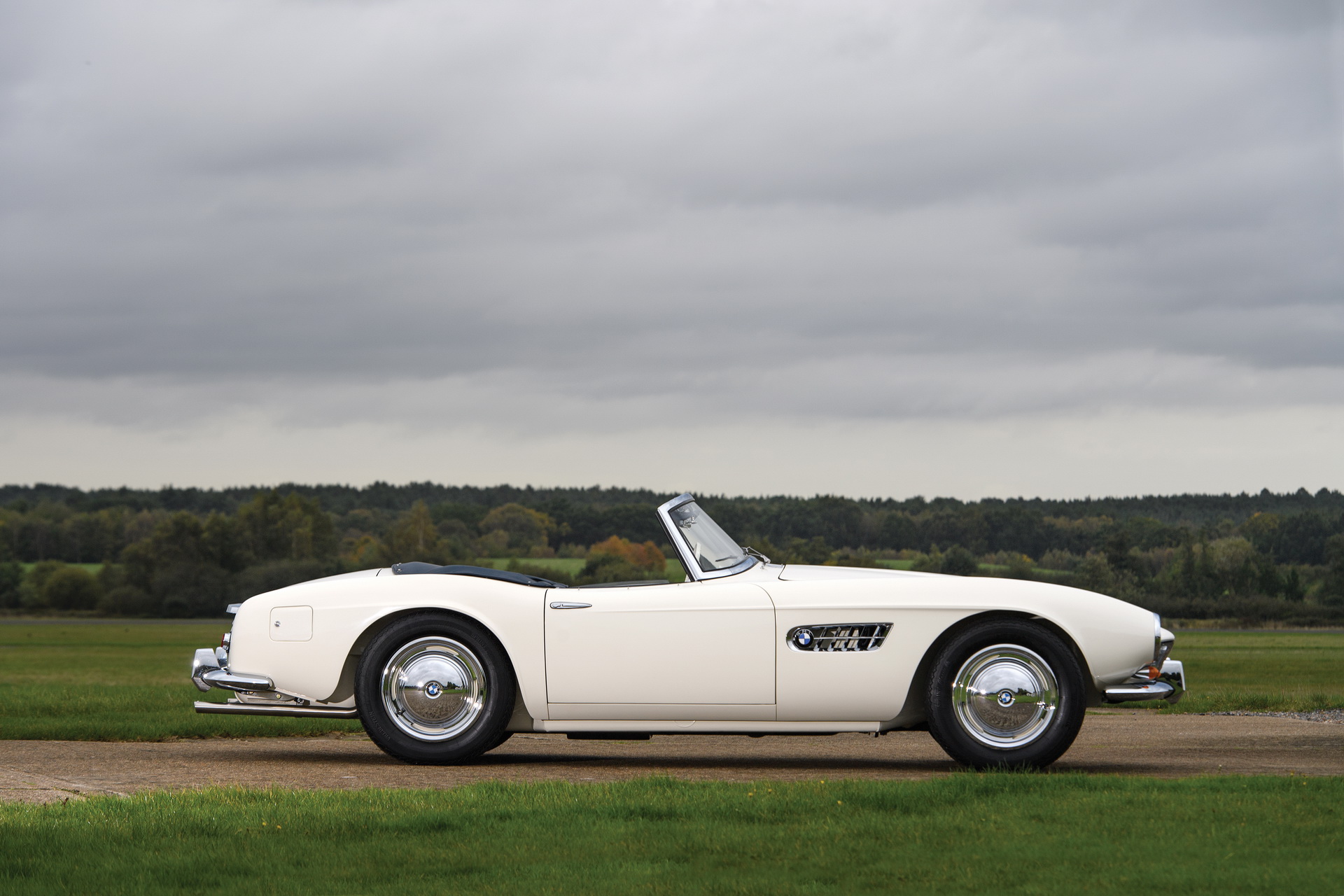 This BMW 507 Roadster Might Just Come With Its Designer’s Signature