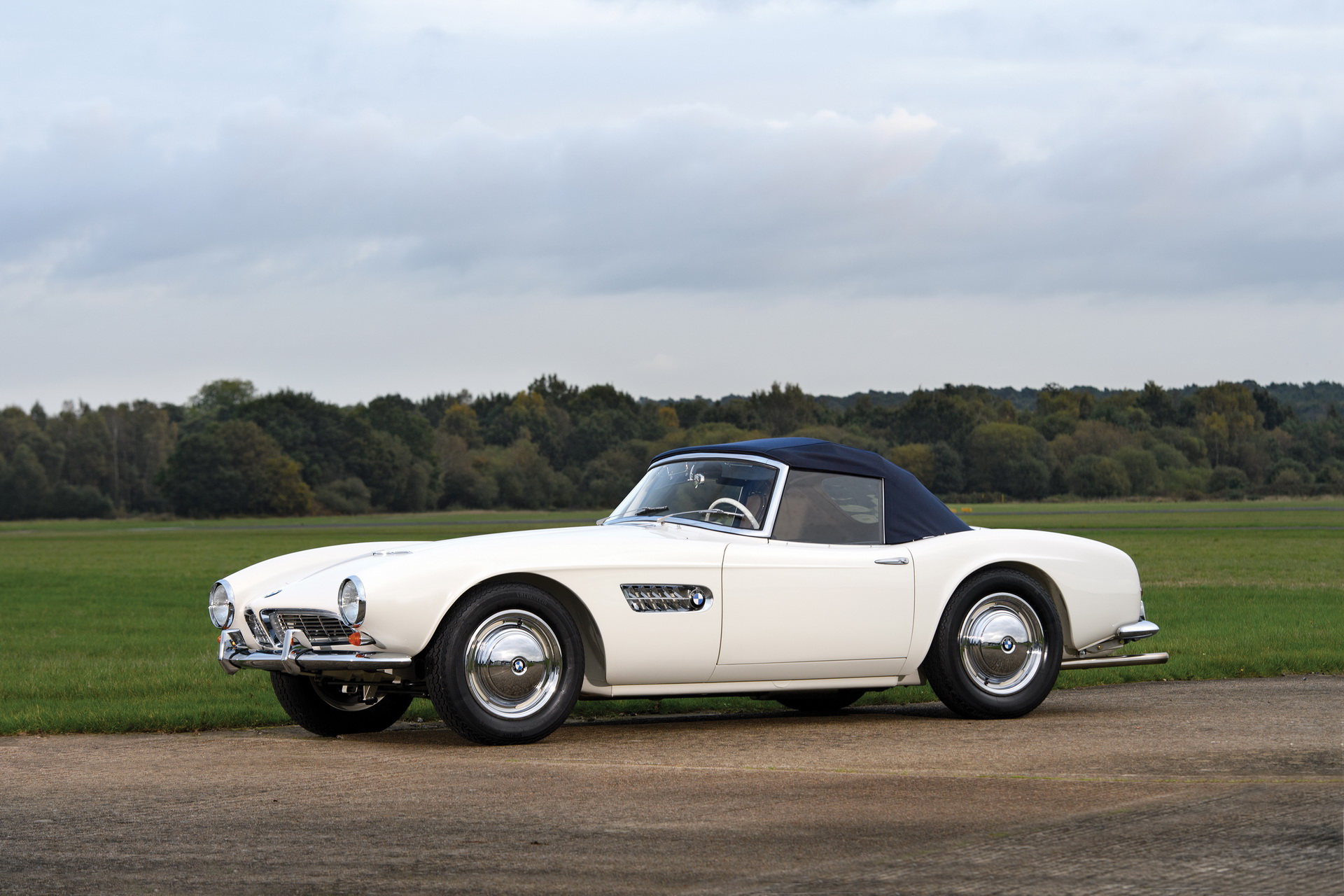This BMW 507 Roadster Might Just Come With Its Designer’s Signature