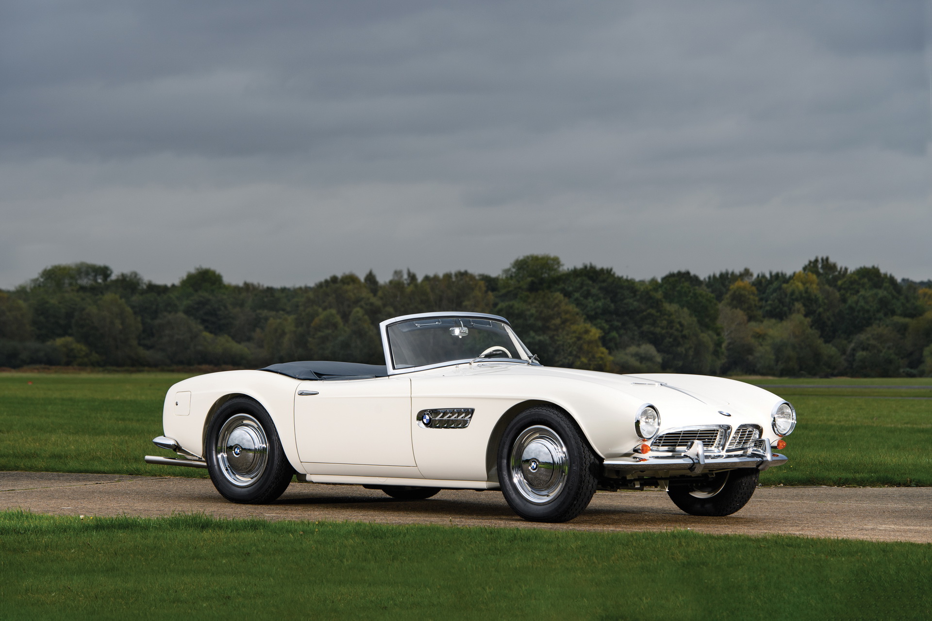 This BMW 507 Roadster Might Just Come With Its Designer’s Signature