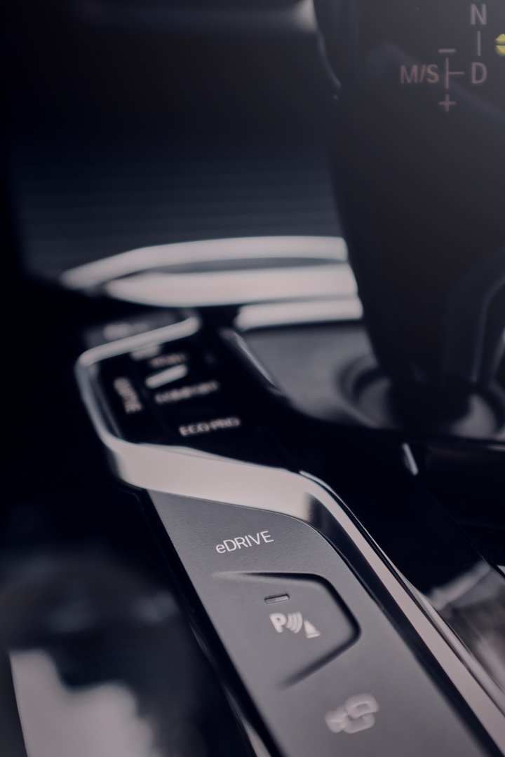 2020 BMW X3 Goes Down The Plug-In Hybrid Route With New xDrive30e