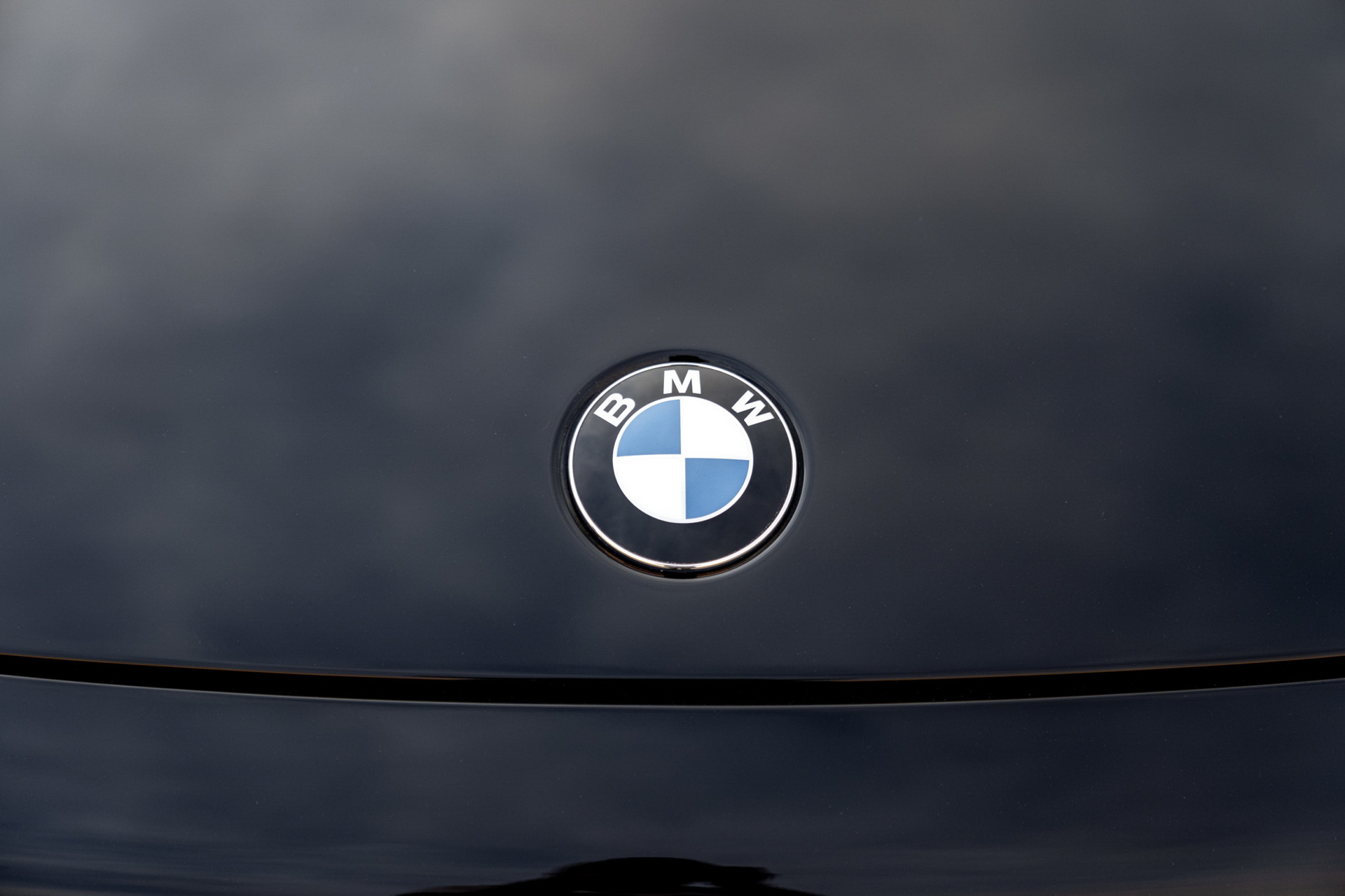 This BMW Z8 Is Nearly 20 Years Old, Yet Hasn’t Aged A Day