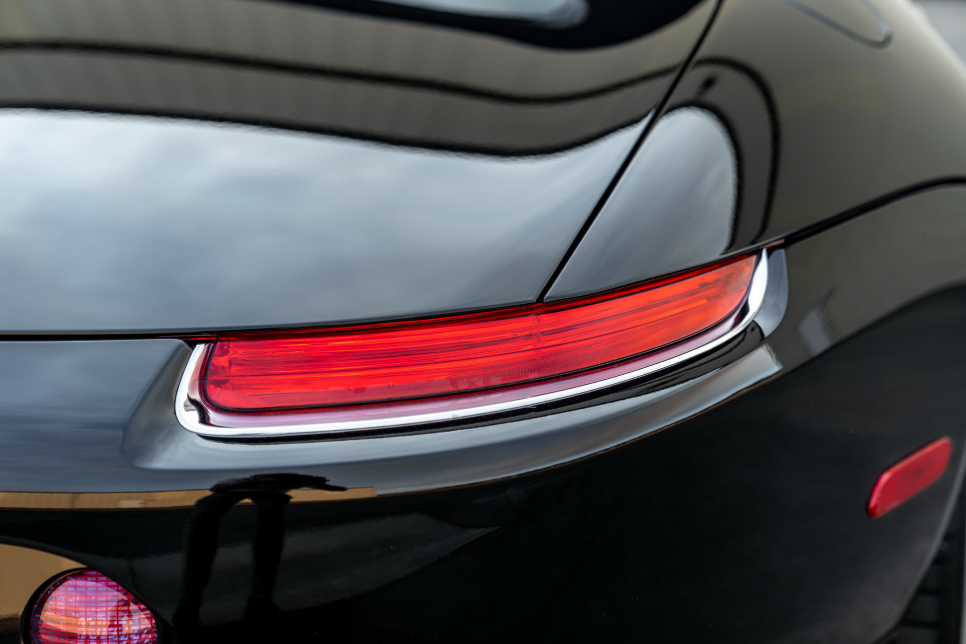 This BMW Z8 Is Nearly 20 Years Old, Yet Hasn’t Aged A Day