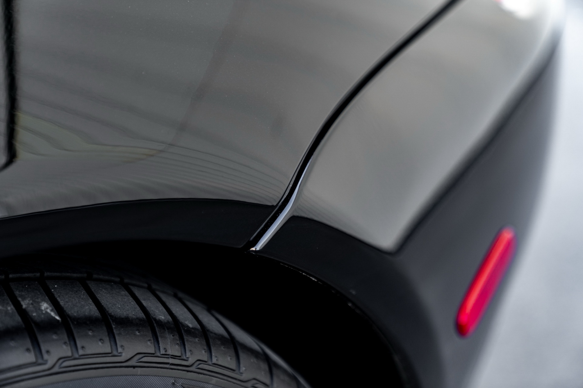 This BMW Z8 Is Nearly 20 Years Old, Yet Hasn’t Aged A Day