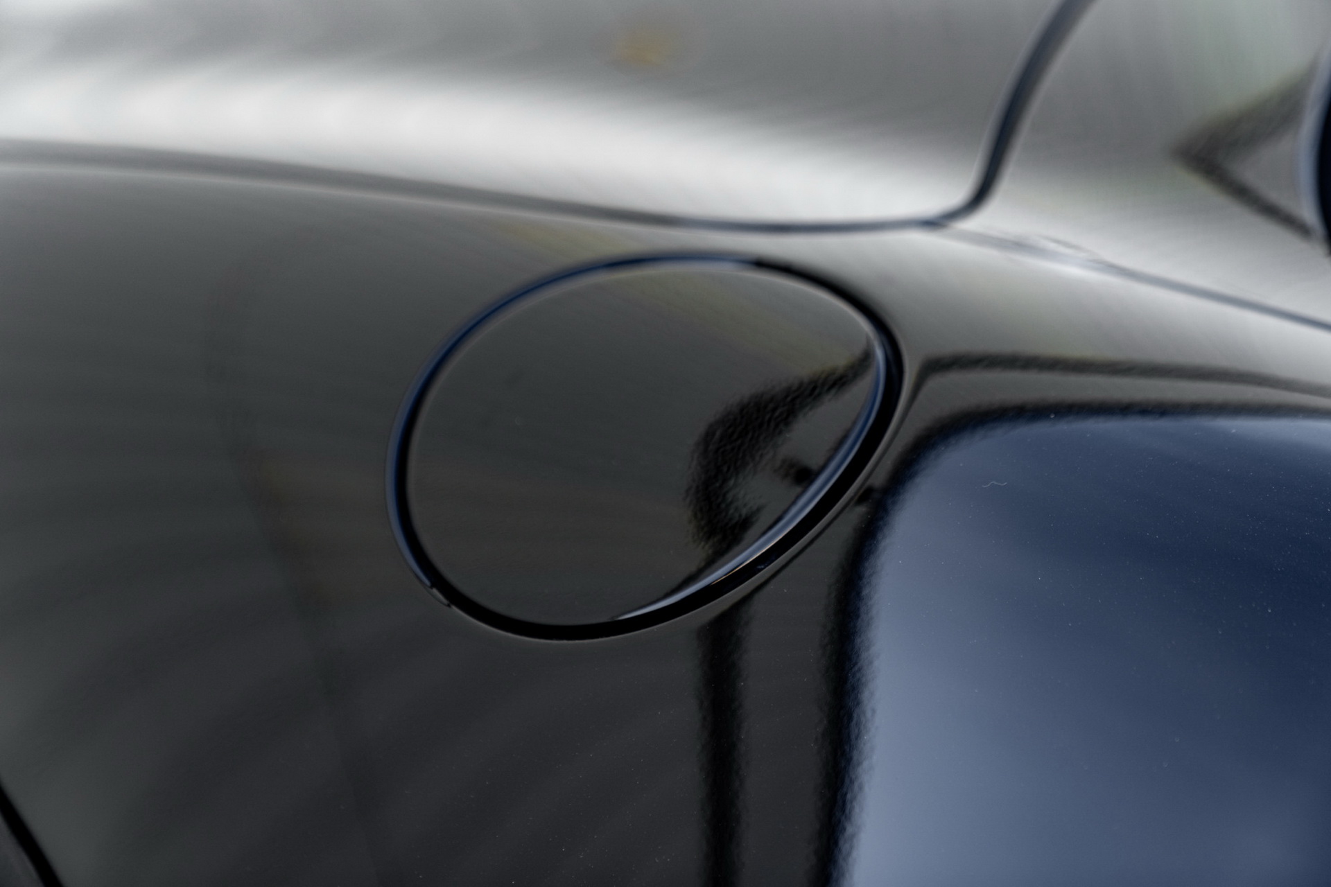 This BMW Z8 Is Nearly 20 Years Old, Yet Hasn’t Aged A Day