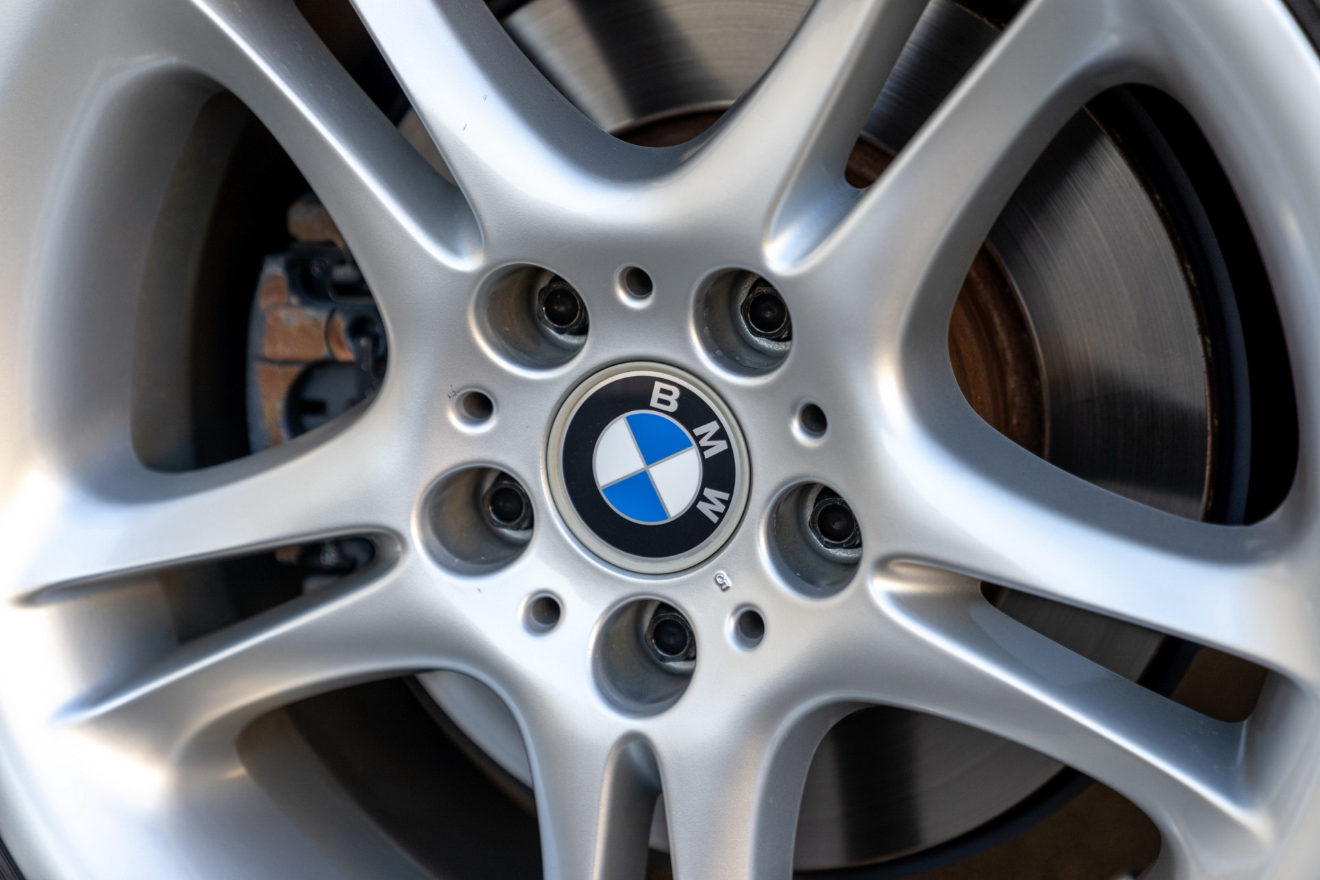 This BMW Z8 Is Nearly 20 Years Old, Yet Hasn’t Aged A Day