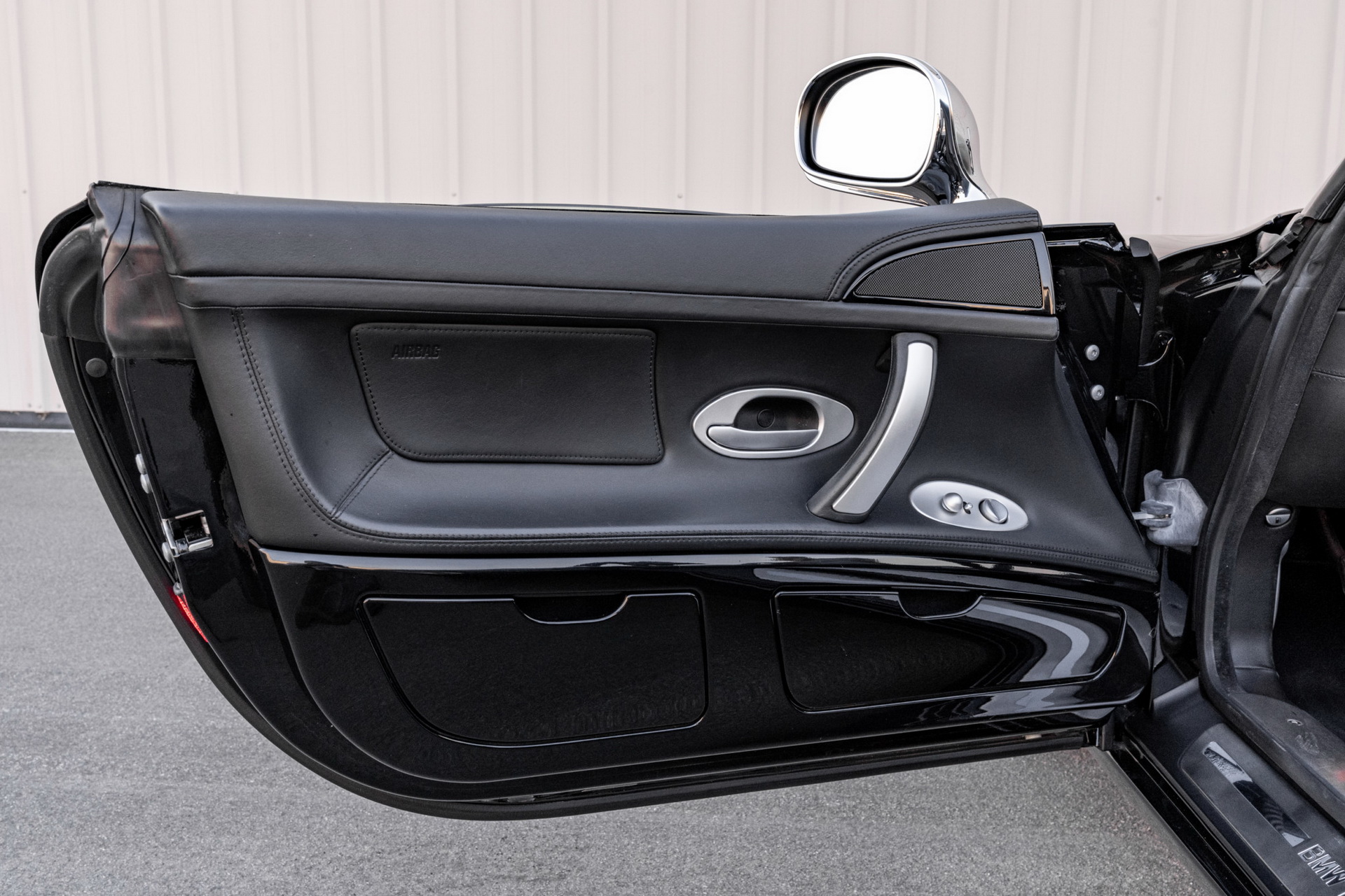 This BMW Z8 Is Nearly 20 Years Old, Yet Hasn’t Aged A Day