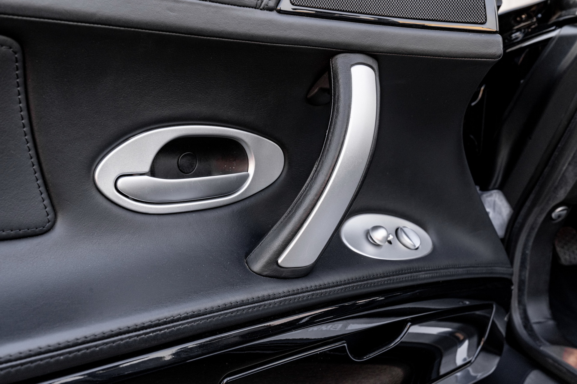 This BMW Z8 Is Nearly 20 Years Old, Yet Hasn’t Aged A Day