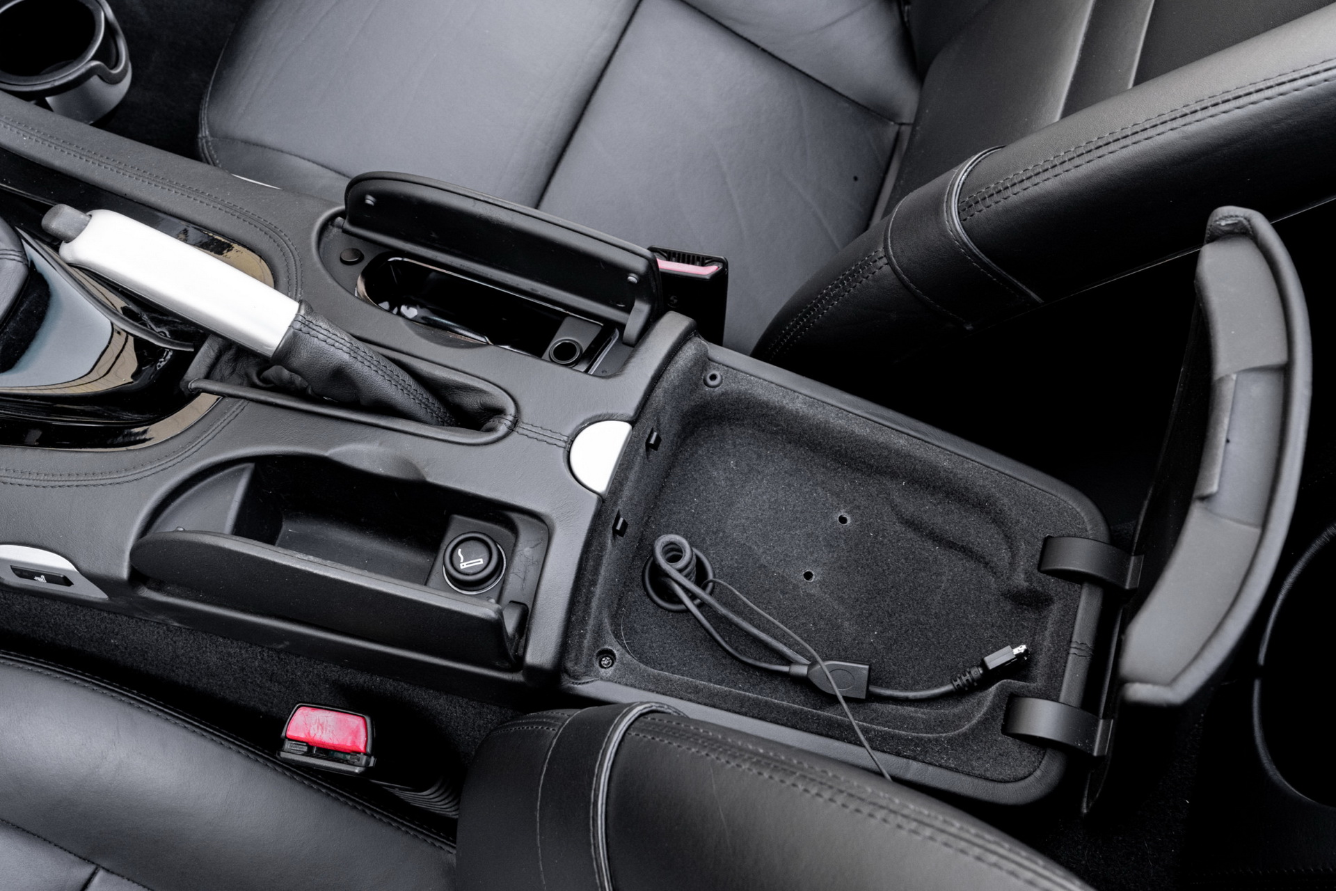 This BMW Z8 Is Nearly 20 Years Old, Yet Hasn’t Aged A Day