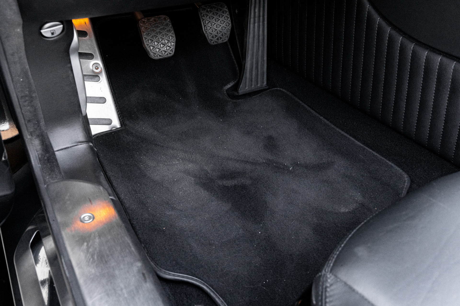 This BMW Z8 Is Nearly 20 Years Old, Yet Hasn’t Aged A Day