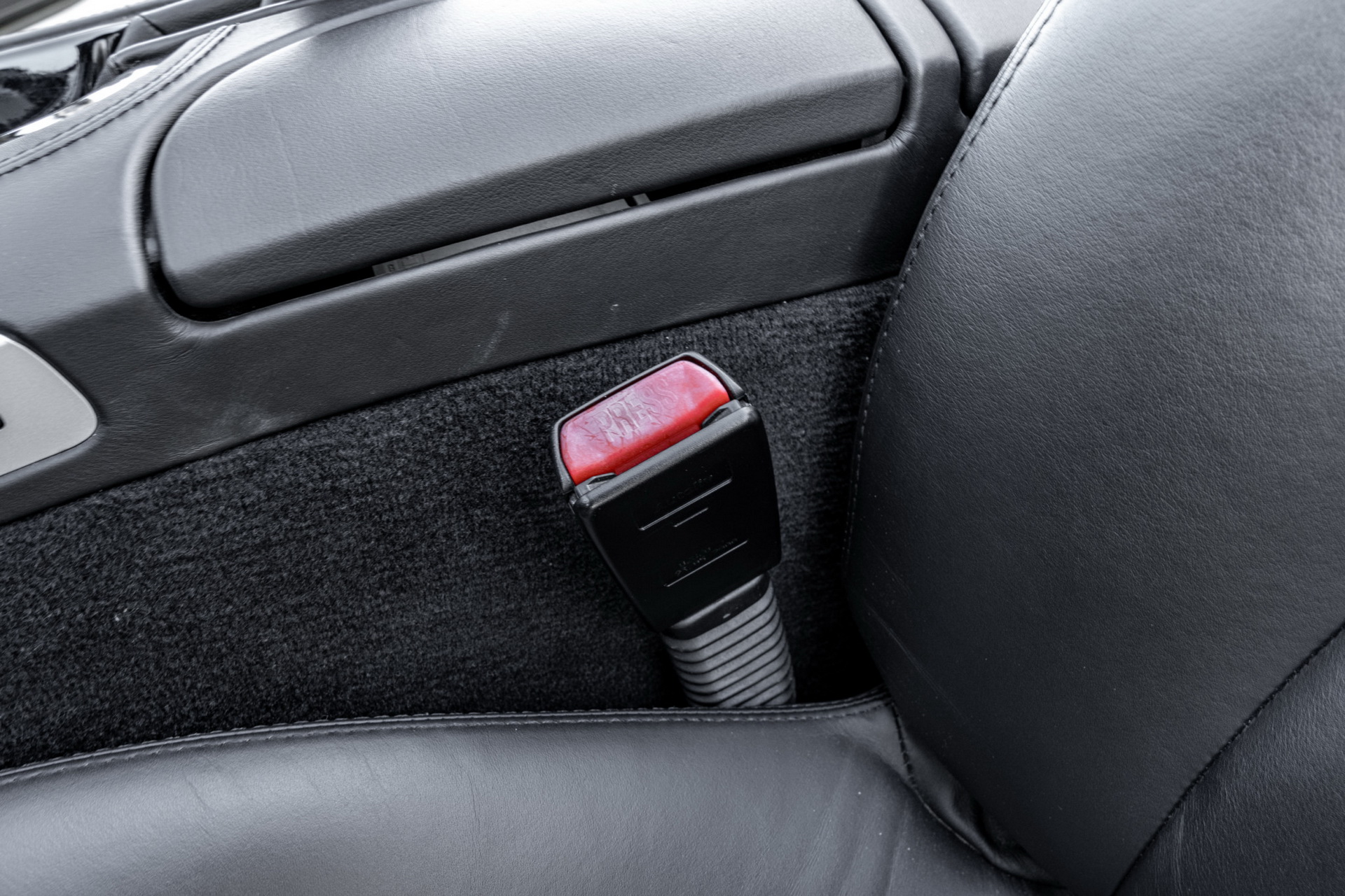 This BMW Z8 Is Nearly 20 Years Old, Yet Hasn’t Aged A Day