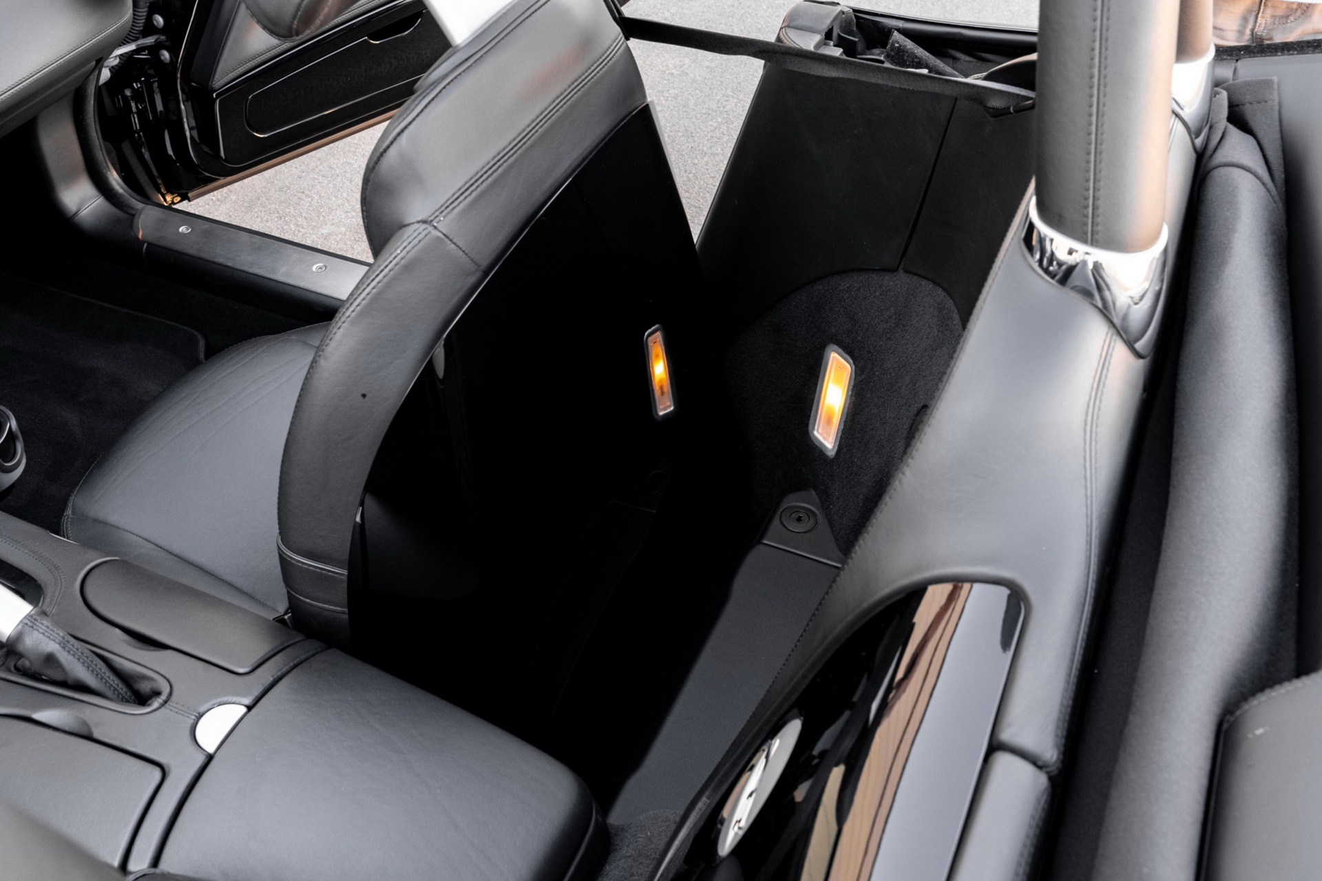 This BMW Z8 Is Nearly 20 Years Old, Yet Hasn’t Aged A Day