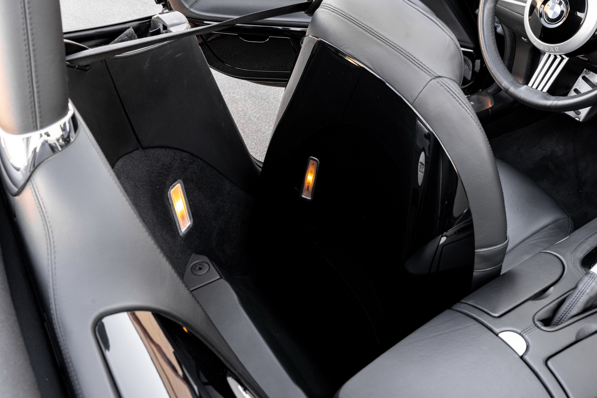 This BMW Z8 Is Nearly 20 Years Old, Yet Hasn’t Aged A Day