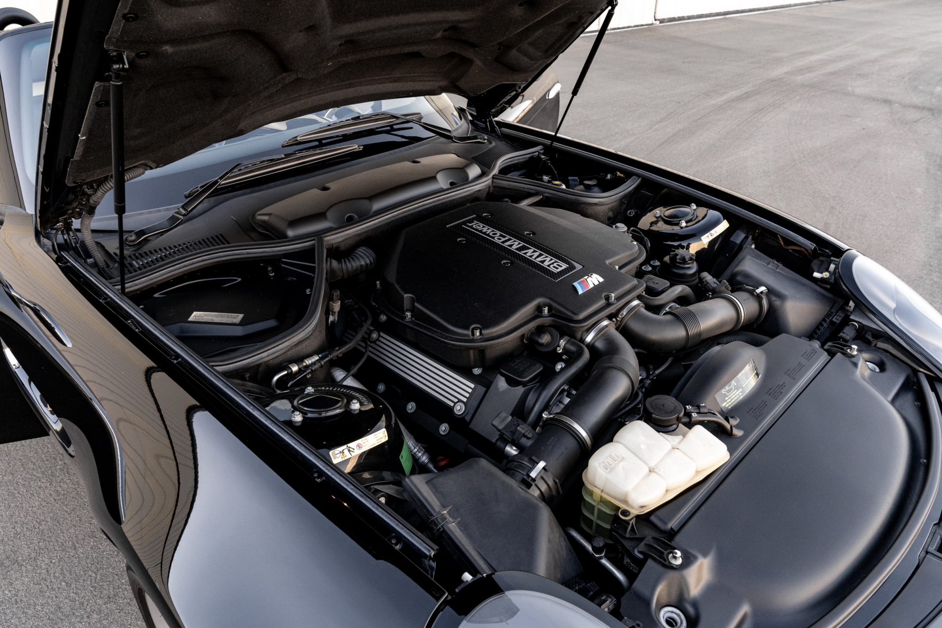 This BMW Z8 Is Nearly 20 Years Old, Yet Hasn’t Aged A Day