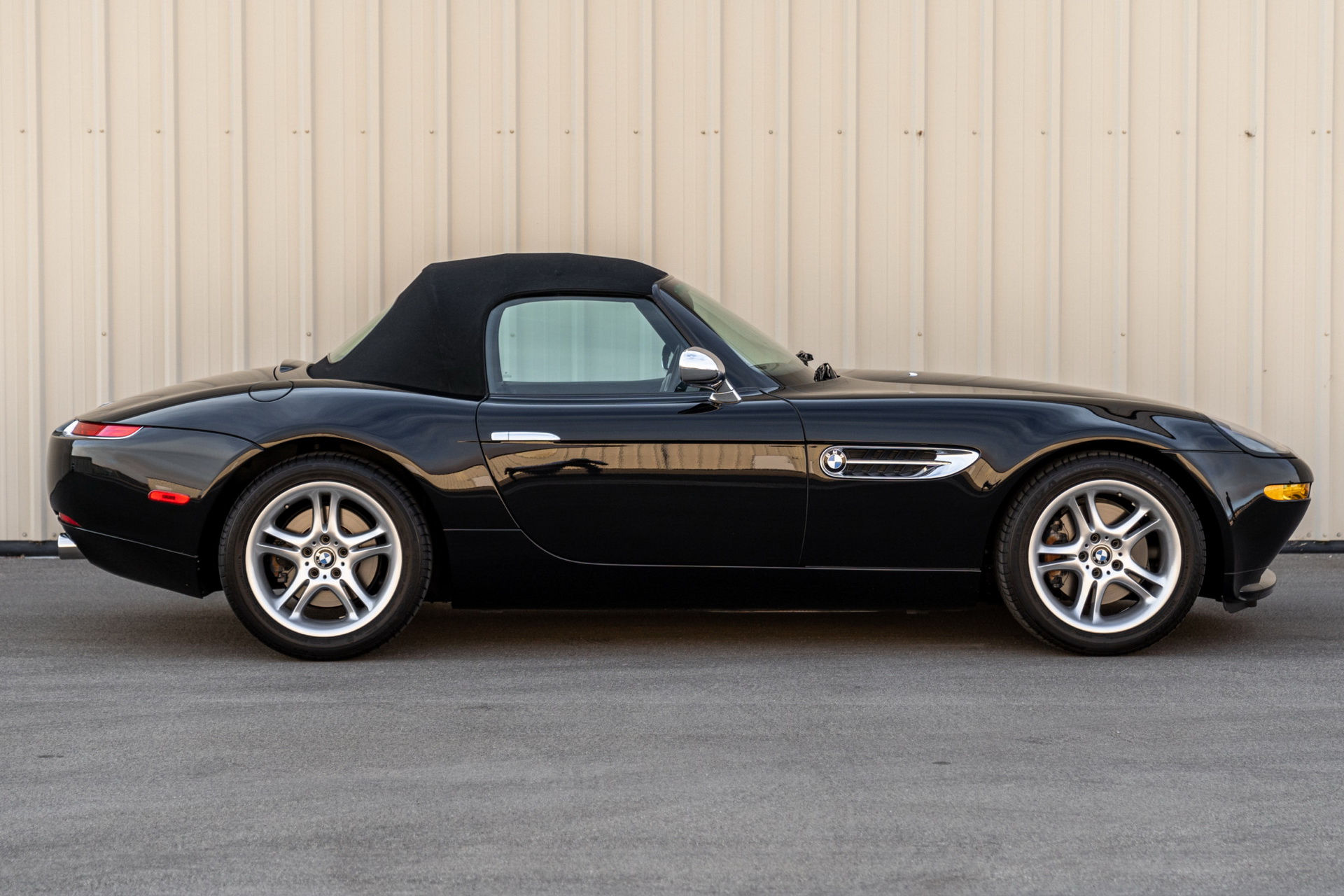This BMW Z8 Is Nearly 20 Years Old, Yet Hasn’t Aged A Day