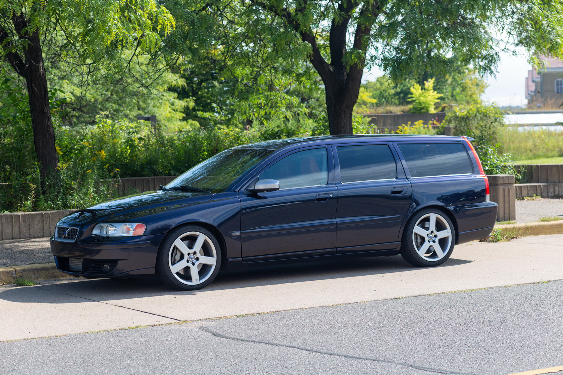 This Volvo V70 R Is A Fast, No-Nonsense Wagon – And It Might Have More Than 300 HP