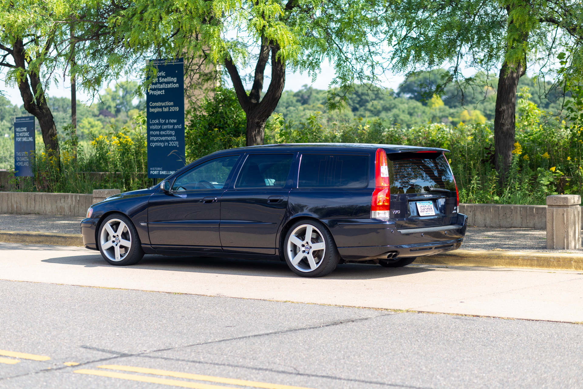 This Volvo V70 R Is A Fast, No-Nonsense Wagon – And It Might Have More Than 300 HP