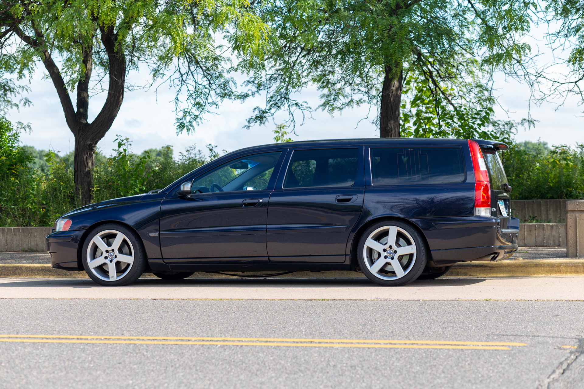 This Volvo V70 R Is A Fast, No-Nonsense Wagon – And It Might Have More Than 300 HP
