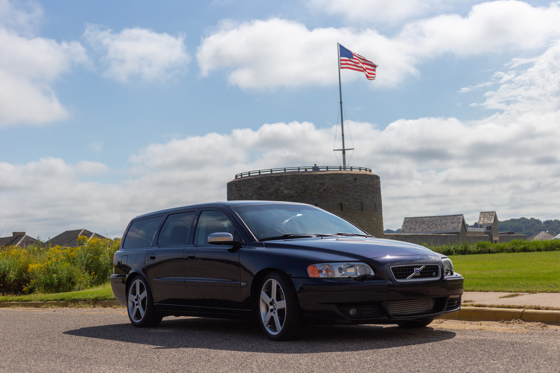 This Volvo V70 R Is A Fast, No-Nonsense Wagon – And It Might Have More Than 300 HP