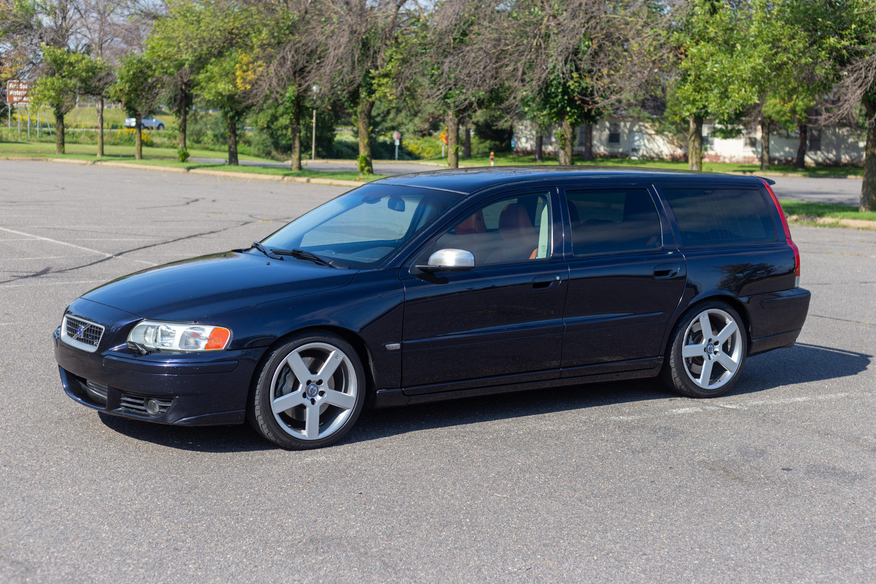 This Volvo V70 R Is A Fast, No-Nonsense Wagon – And It Might Have More Than 300 HP