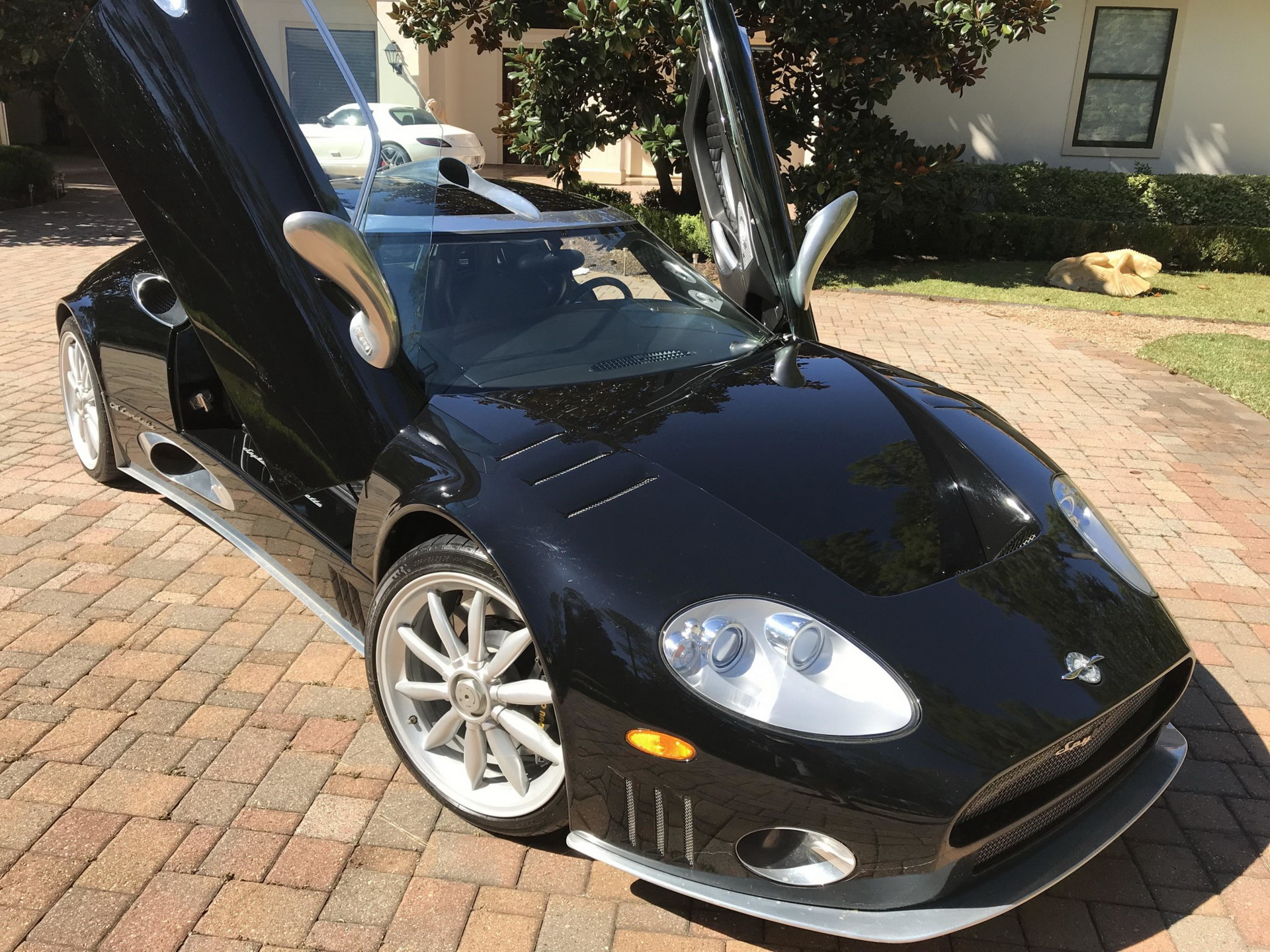 Get This 2007 Spyker C8 Laviolette, Watch Everyone Try To Figure Out What It Is