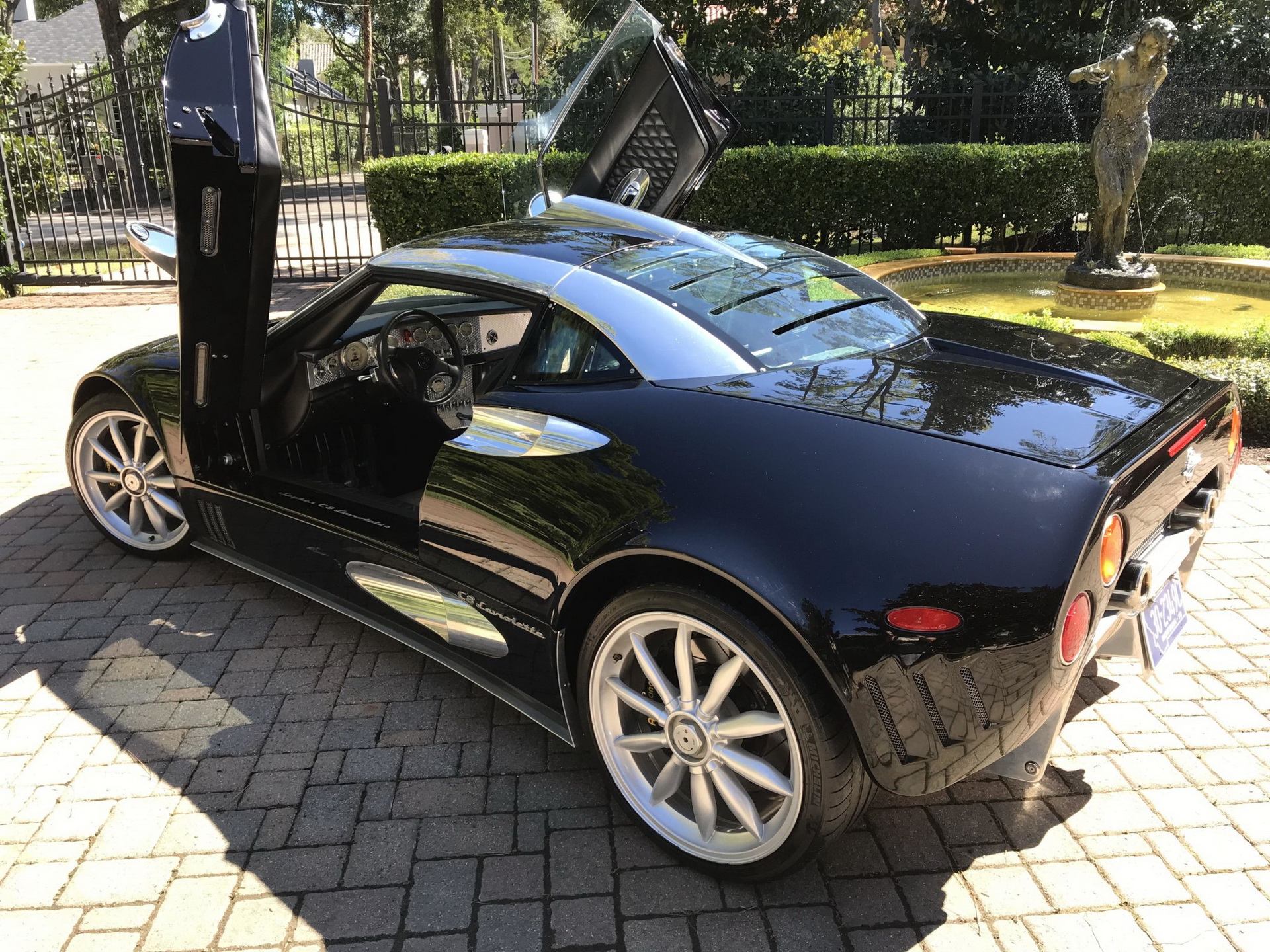 Get This 2007 Spyker C8 Laviolette, Watch Everyone Try To Figure Out What It Is