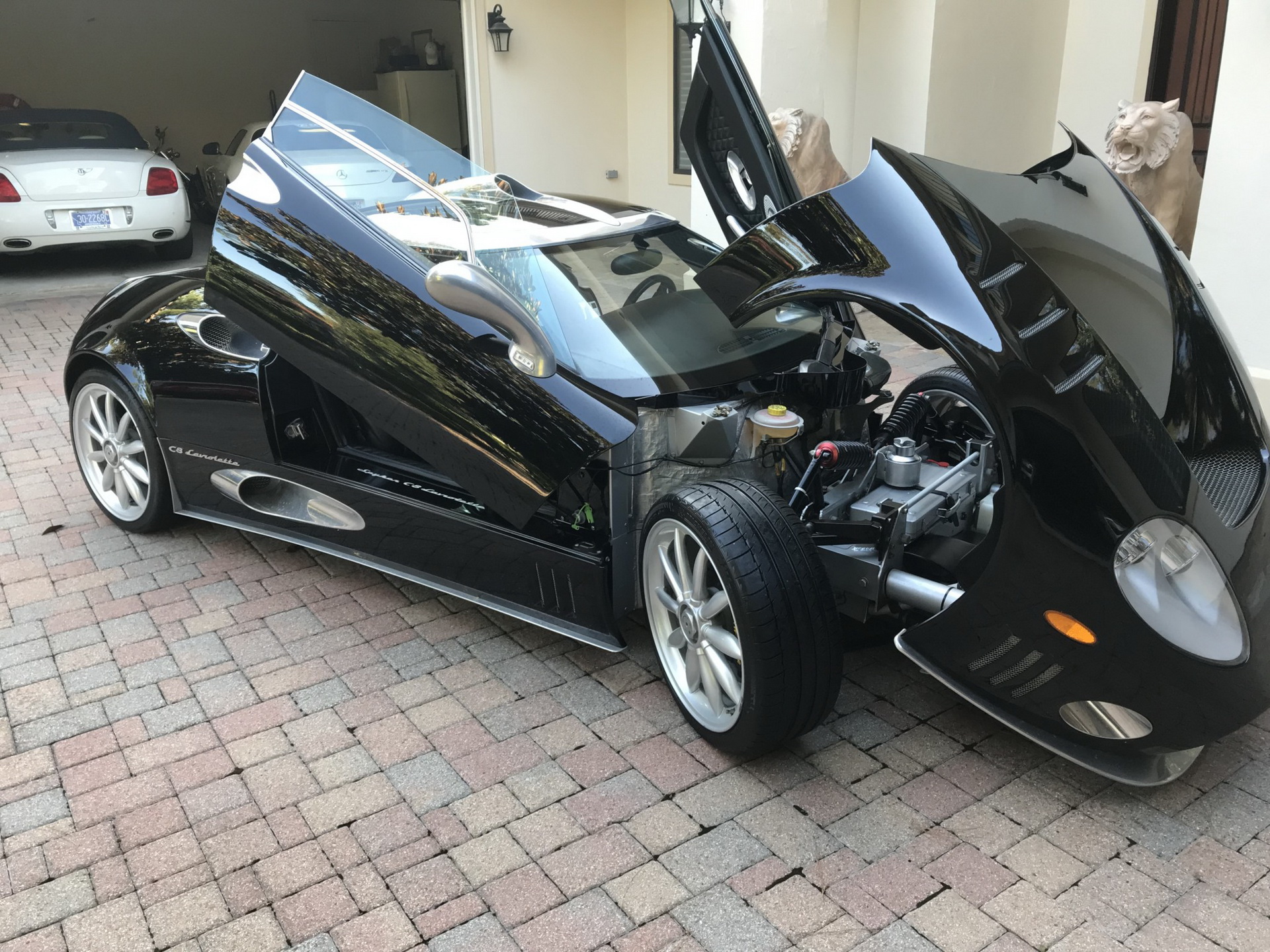 Get This 2007 Spyker C8 Laviolette, Watch Everyone Try To Figure Out What It Is