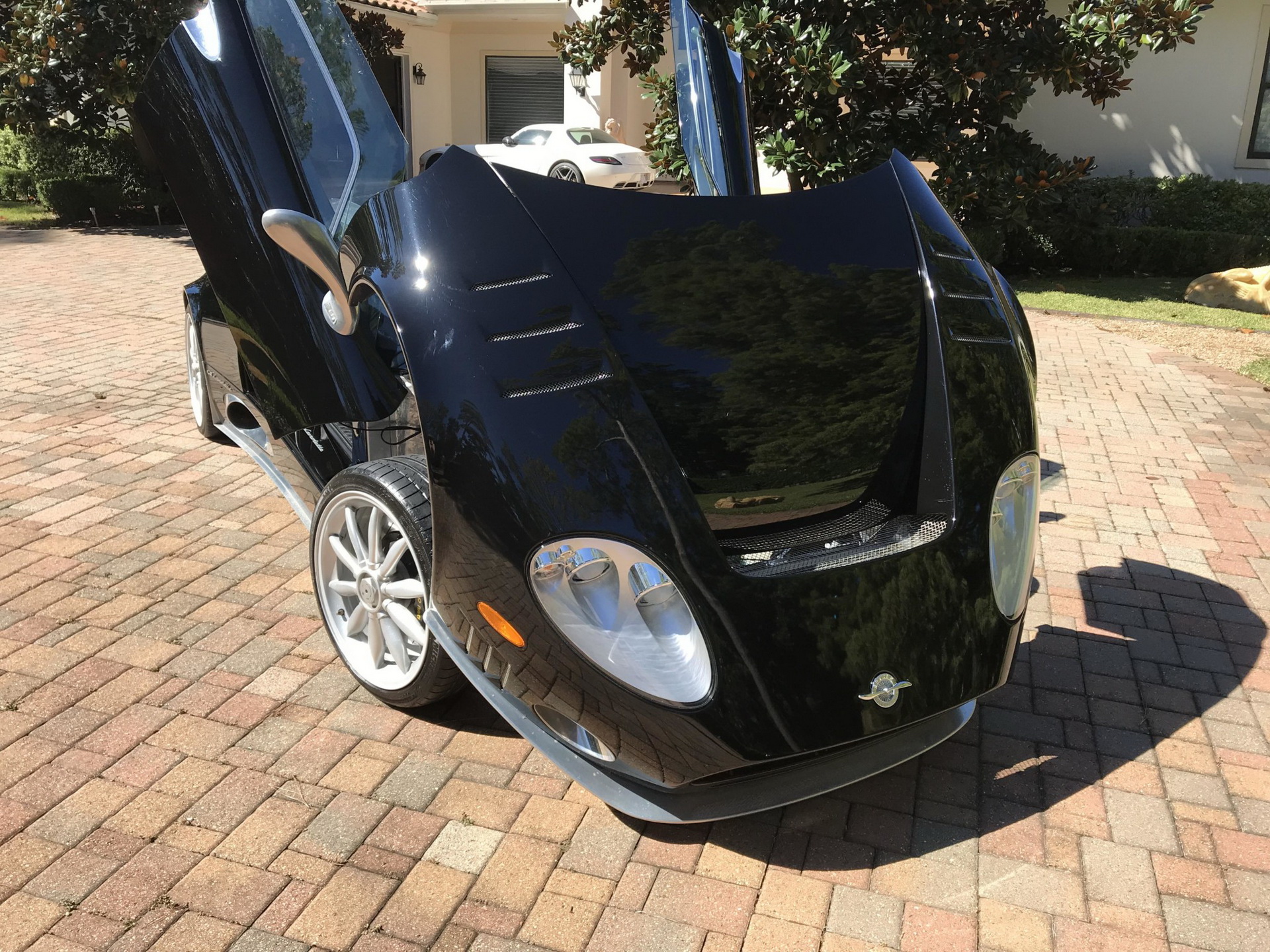 Get This 2007 Spyker C8 Laviolette, Watch Everyone Try To Figure Out What It Is