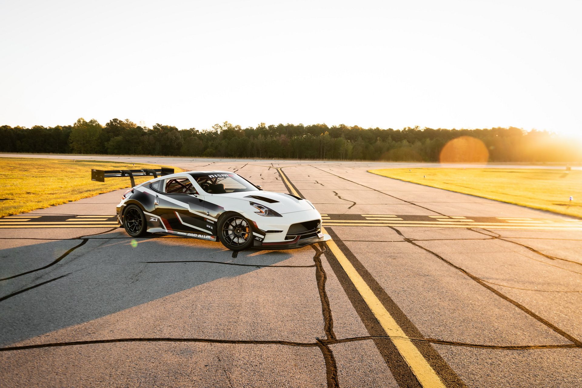 Nissan’s 2019 SEMA Debuts Include A Beefed-Up Frontier, 370Z Racer And More