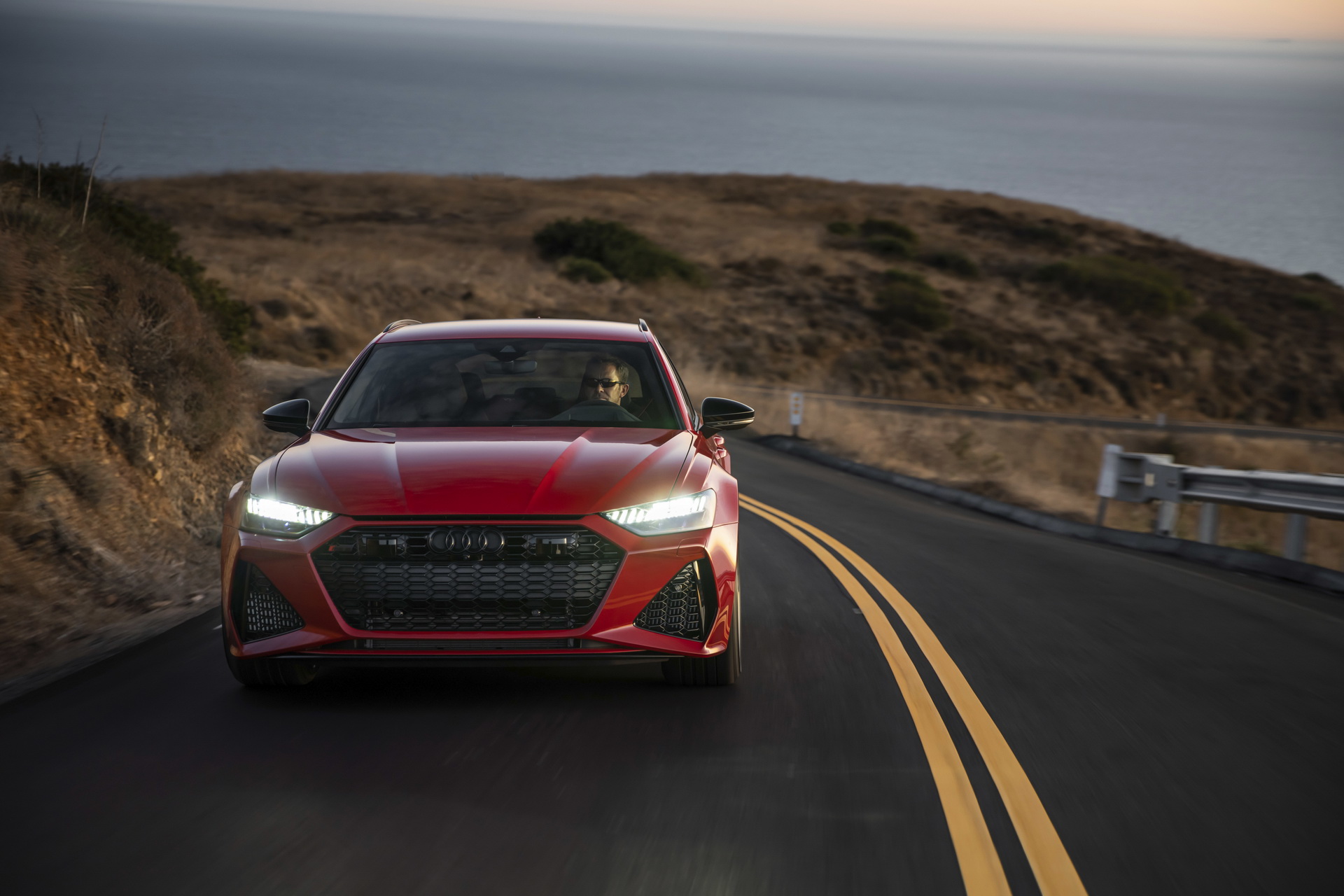 2020 Audi RS6 Avant Looks Simply Spectacular Under The California Sun