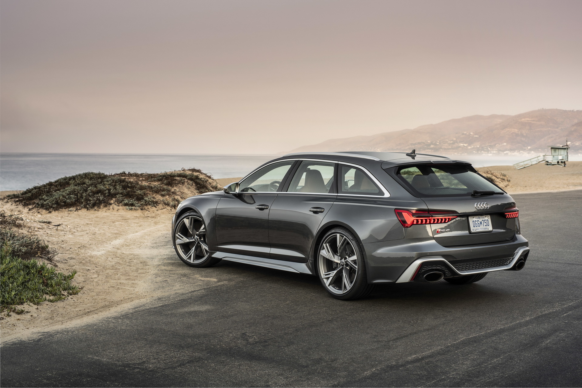 2020 Audi RS6 Avant Looks Simply Spectacular Under The California Sun