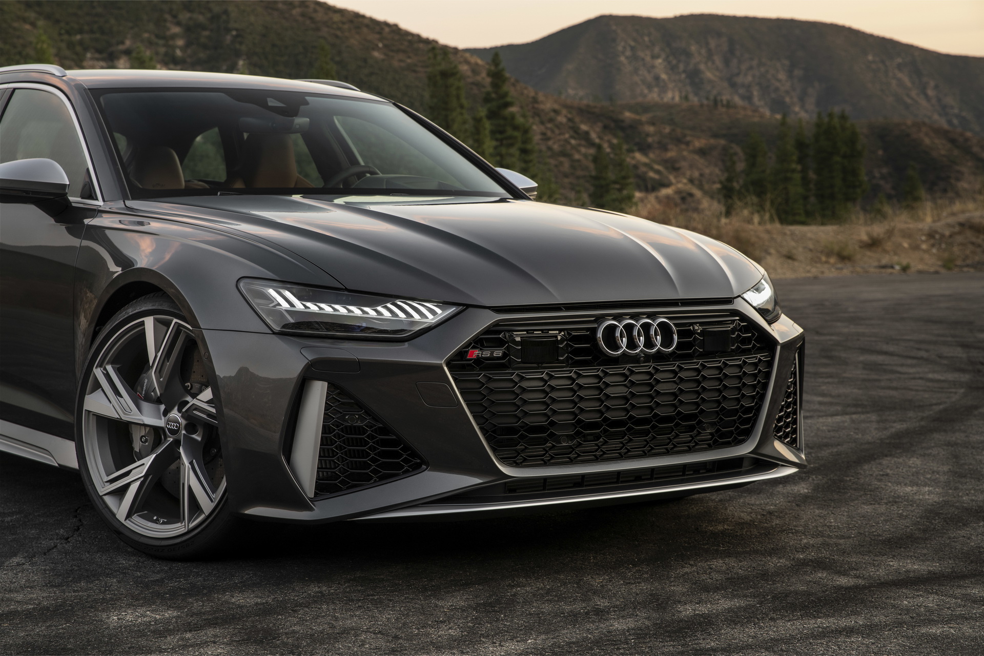 2020 Audi RS6 Avant Looks Simply Spectacular Under The California Sun