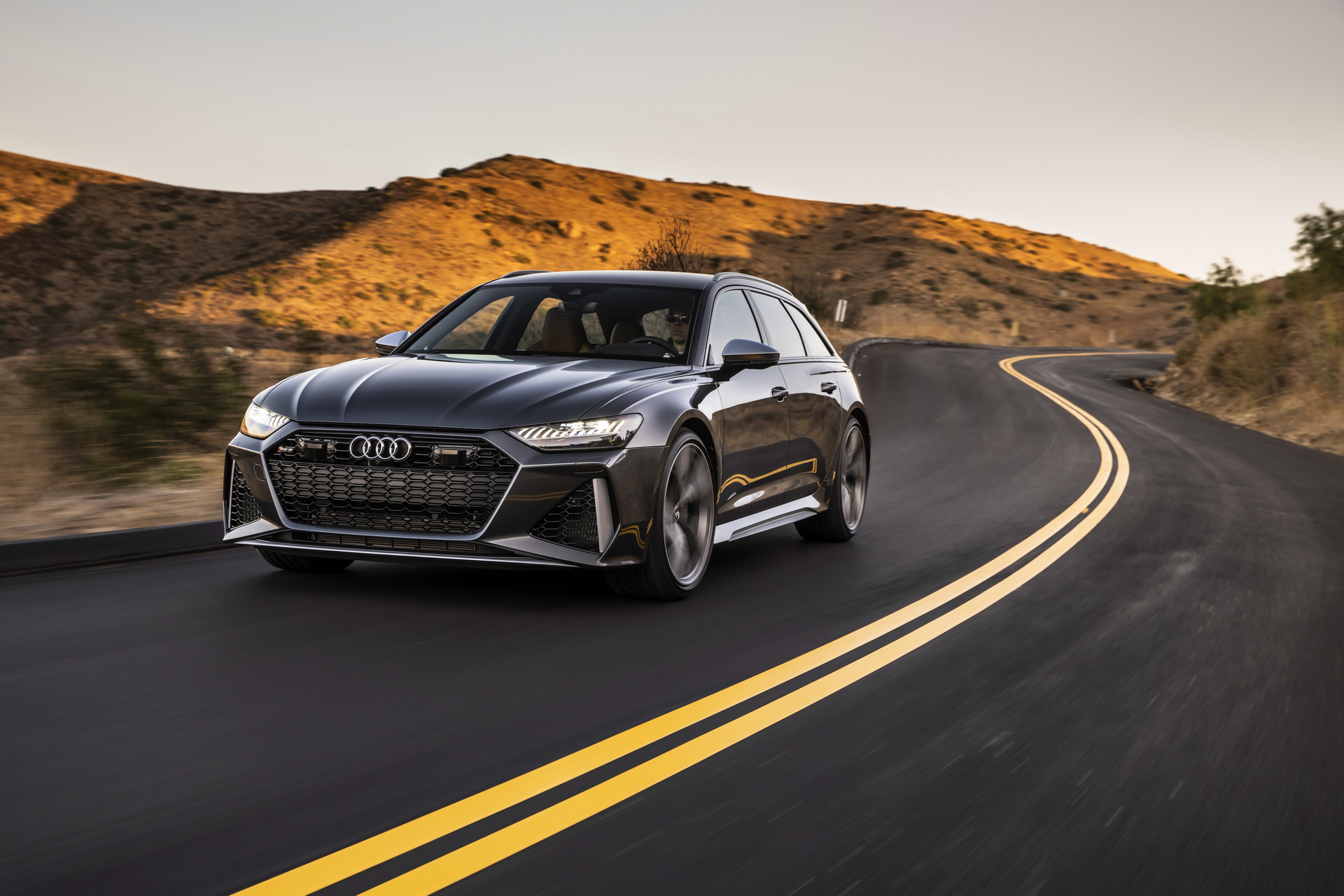 2020 Audi RS6 Avant Looks Simply Spectacular Under The California Sun