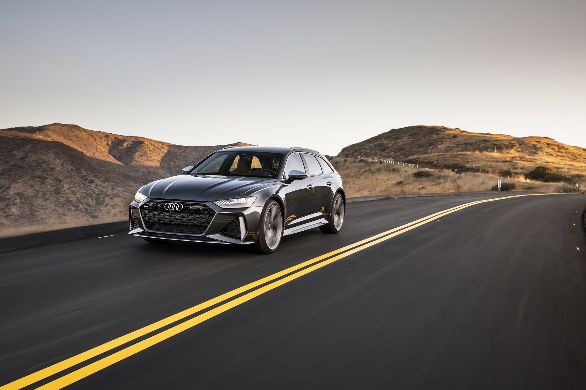2020 Audi RS6 Avant Looks Simply Spectacular Under The California Sun