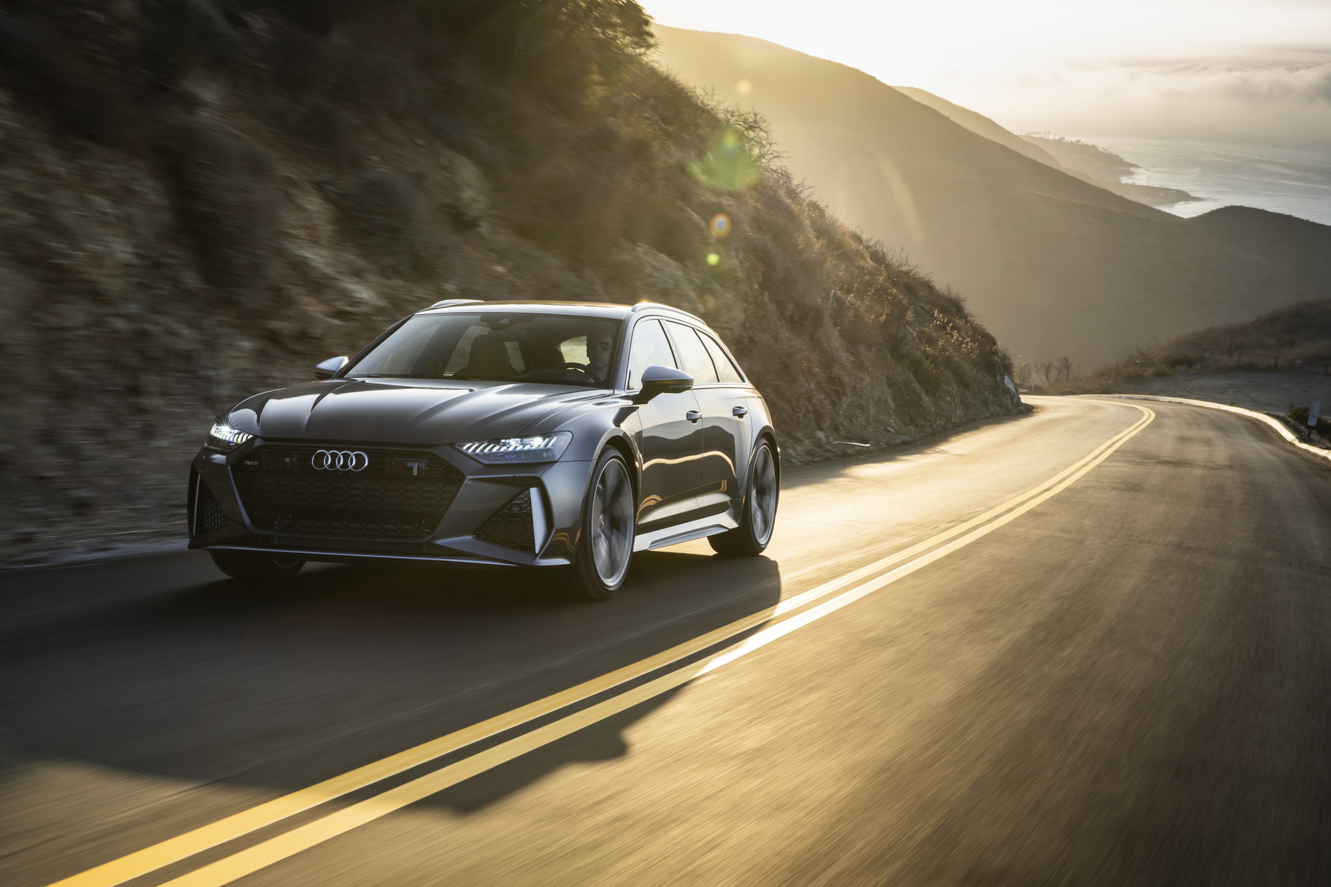 2020 Audi RS6 Avant Looks Simply Spectacular Under The California Sun