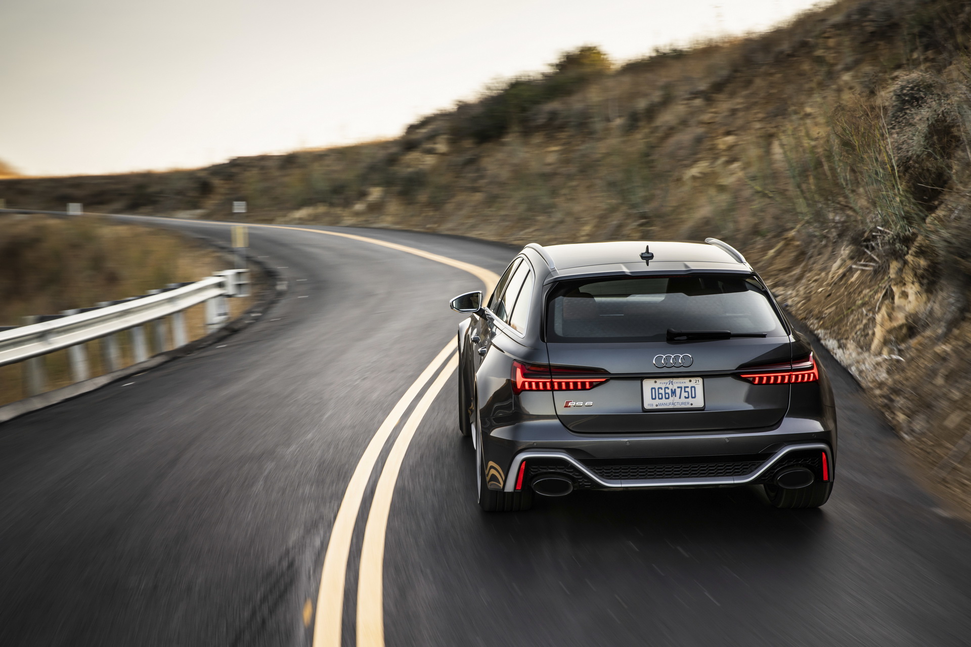 2020 Audi RS6 Avant Looks Simply Spectacular Under The California Sun