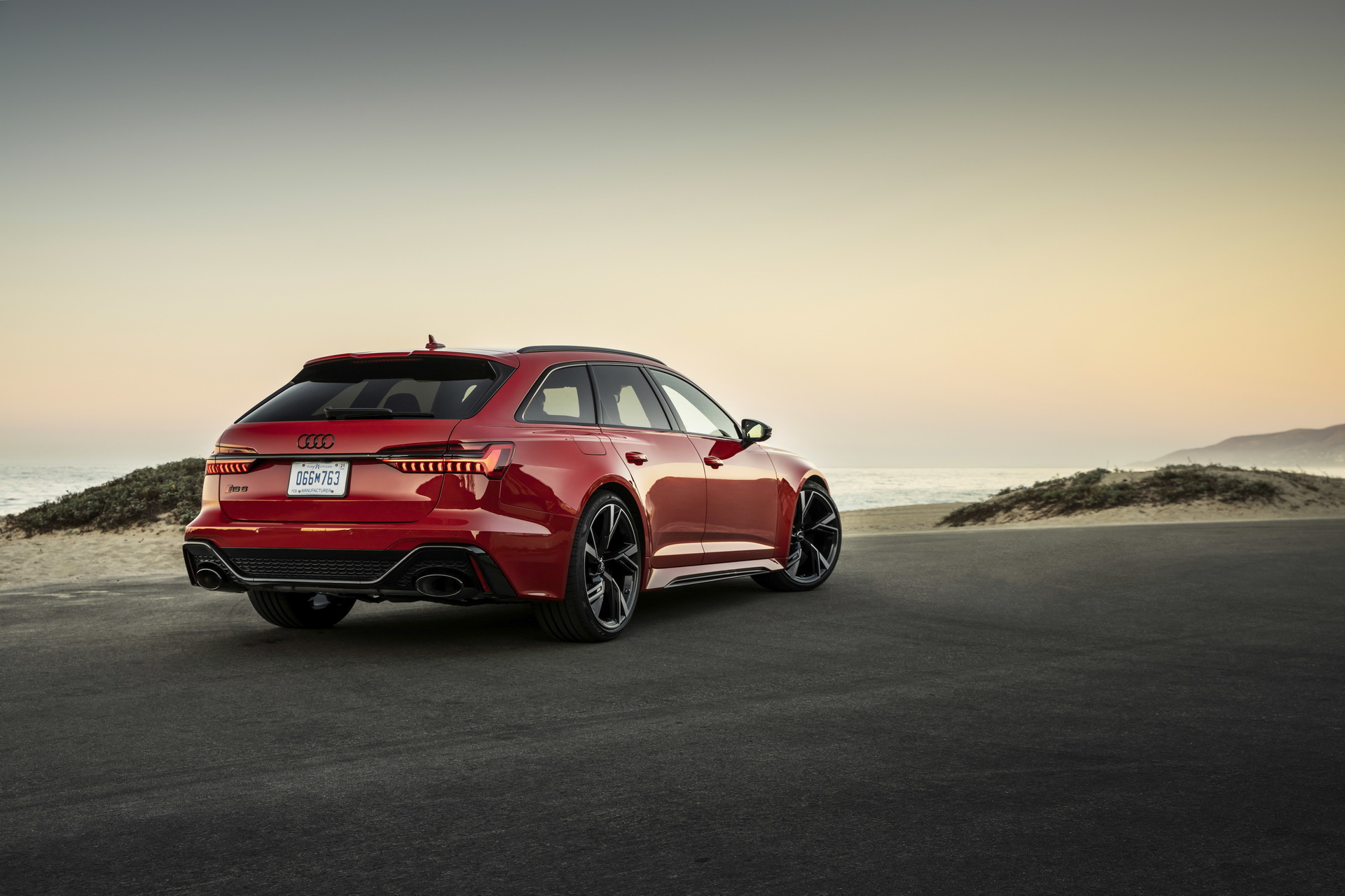2020 Audi RS6 Avant Looks Simply Spectacular Under The California Sun