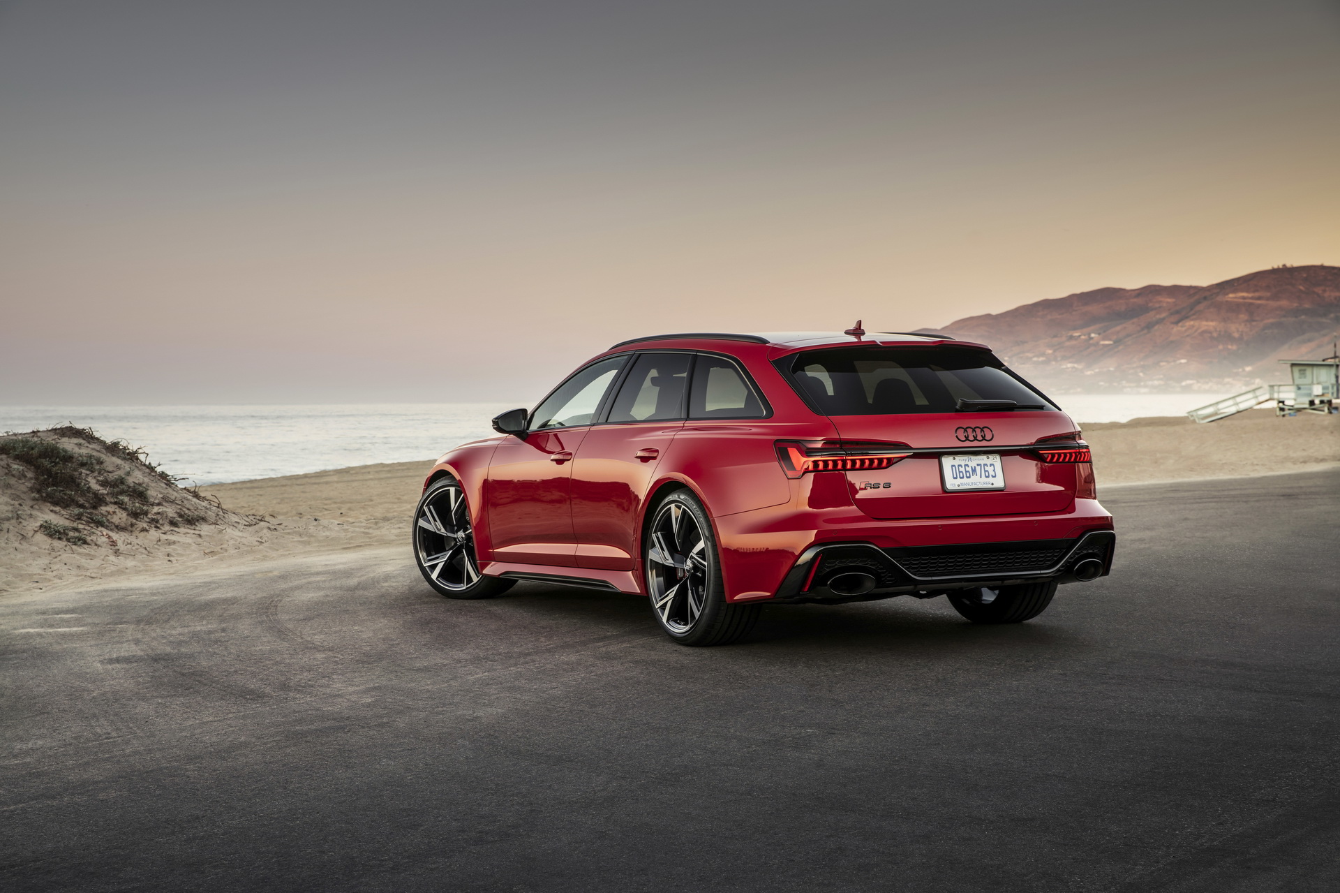 2020 Audi RS6 Avant Looks Simply Spectacular Under The California Sun