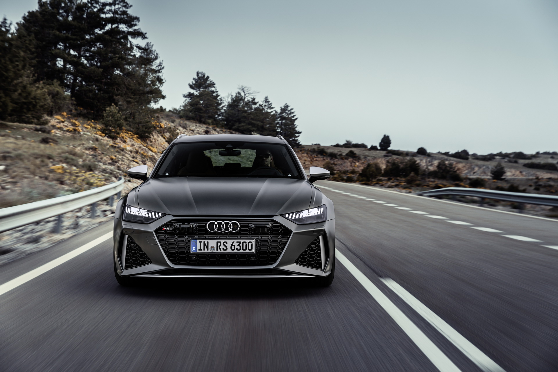 2020 Audi RS6 Avant Looks Simply Spectacular Under The California Sun