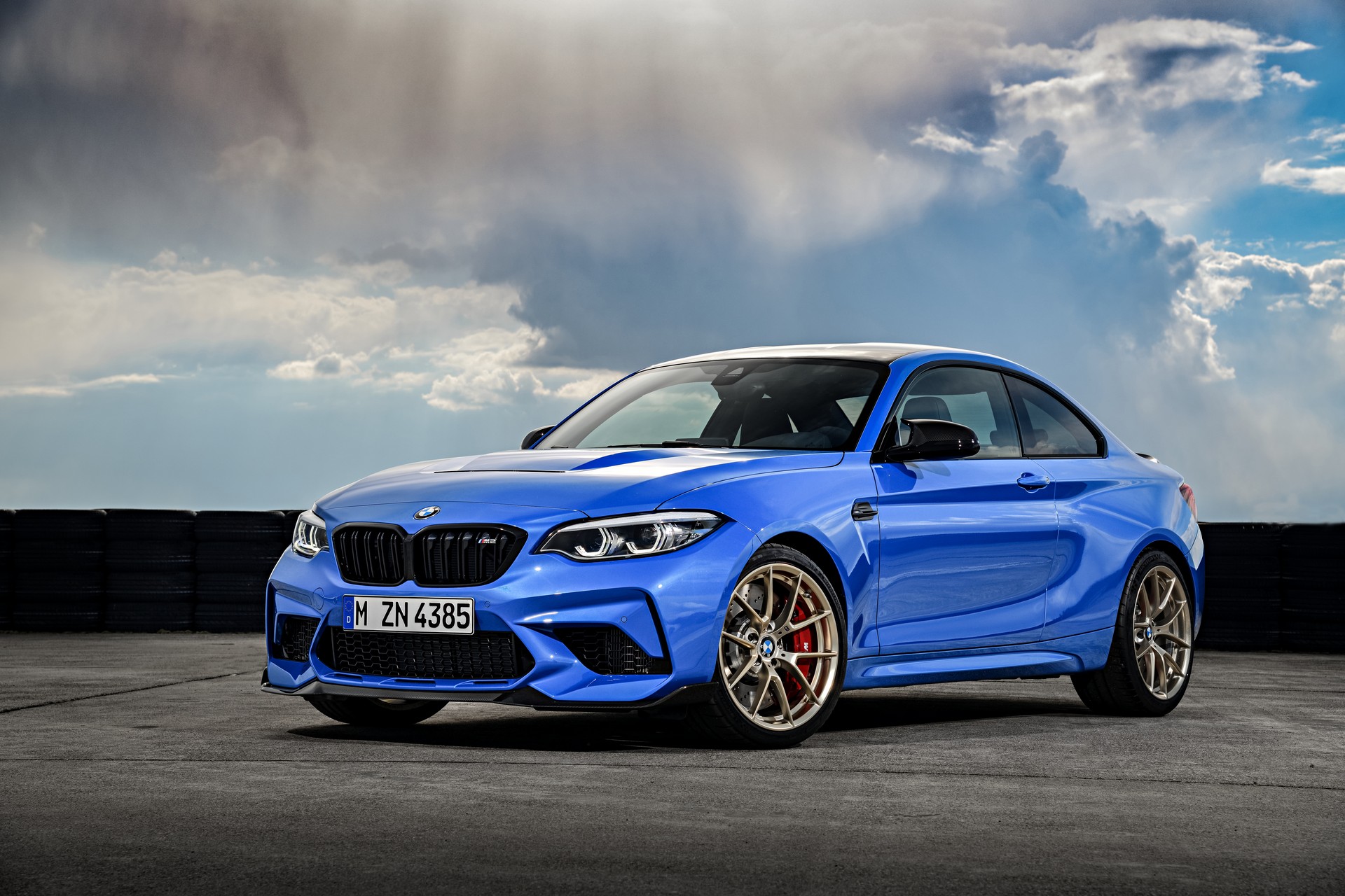 2020 BMW M2 CS Goes Official With 444 HP, A Six-Speed Manual And Carbon Fiber Galore