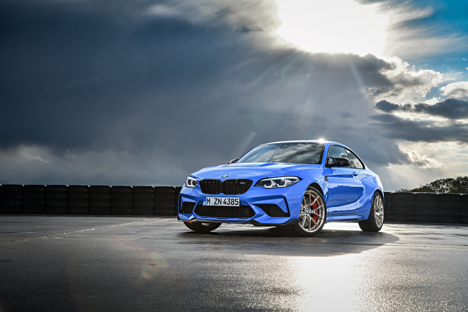 2020 BMW M2 CS Goes Official With 444 HP, A Six-Speed Manual And Carbon Fiber Galore