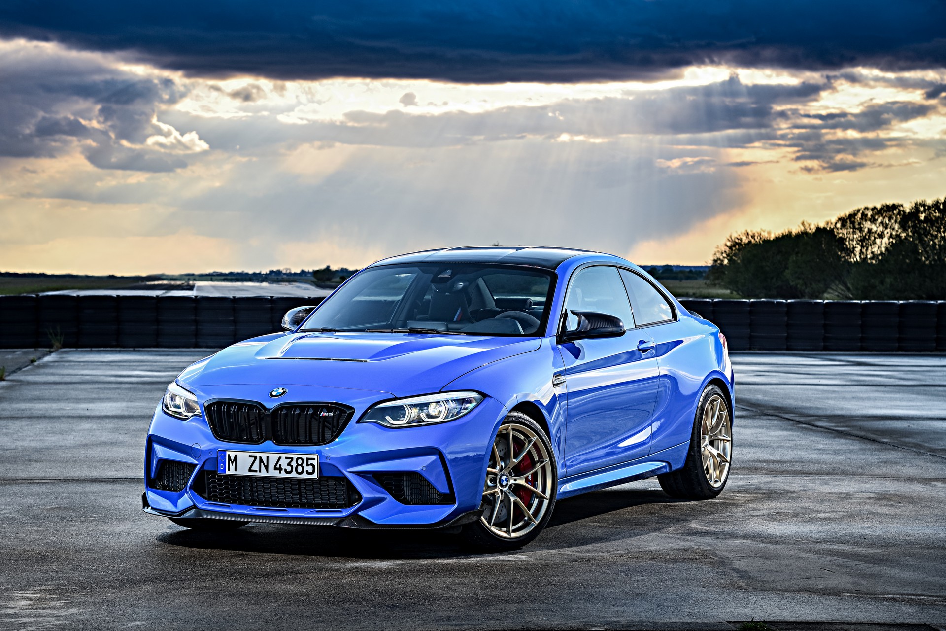 2020 BMW M2 CS Goes Official With 444 HP, A Six-Speed Manual And Carbon Fiber Galore
