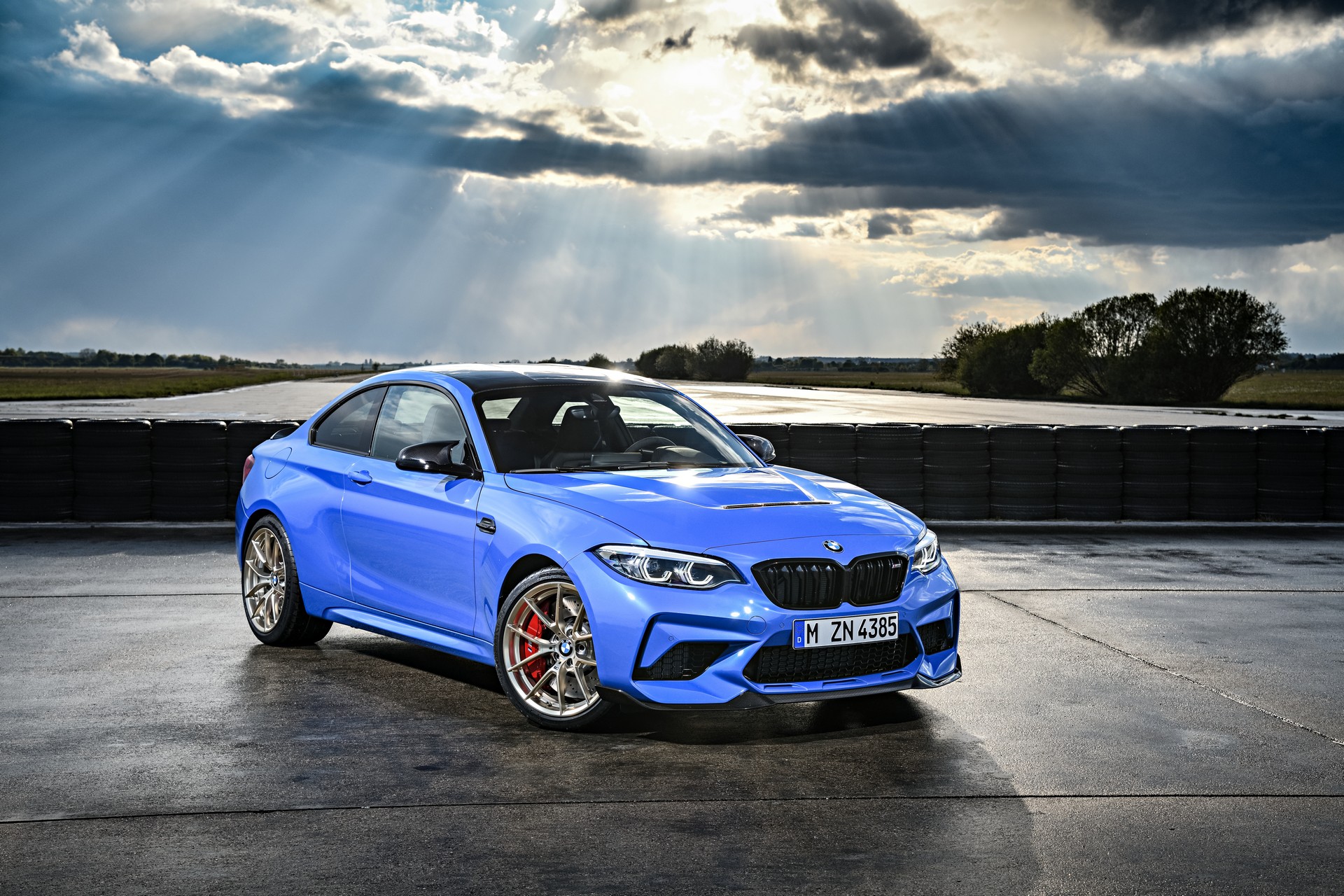 2020 BMW M2 CS Goes Official With 444 HP, A Six-Speed Manual And Carbon Fiber Galore