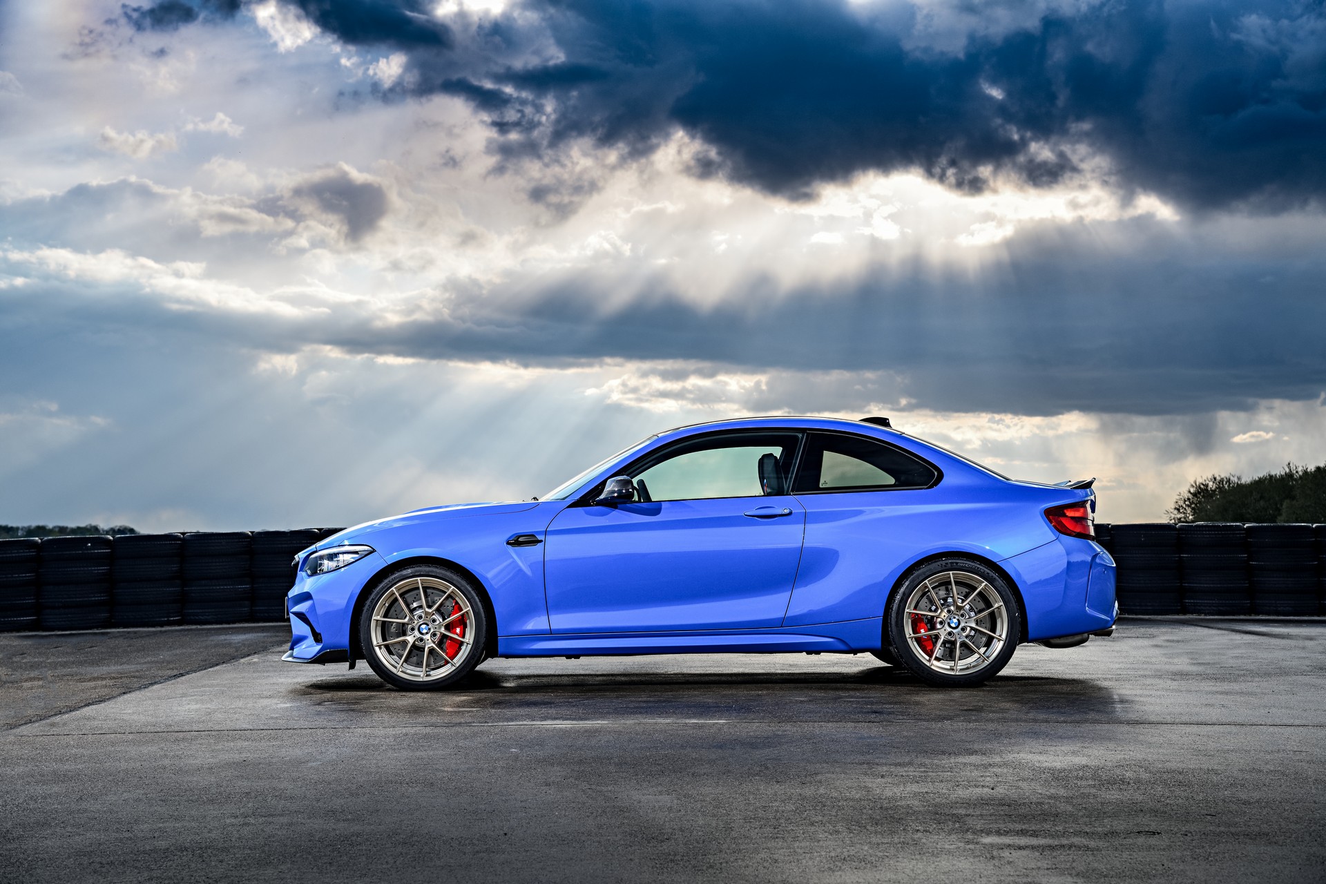 2020 BMW M2 CS Goes Official With 444 HP, A Six-Speed Manual And Carbon Fiber Galore
