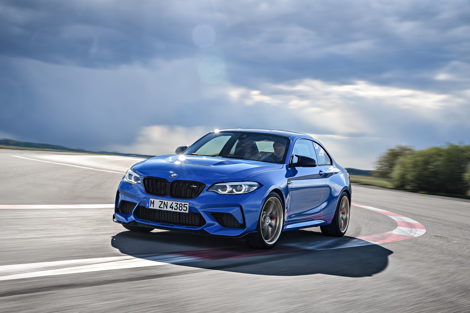 2020 BMW M2 CS Goes Official With 444 HP, A Six-Speed Manual And Carbon Fiber Galore