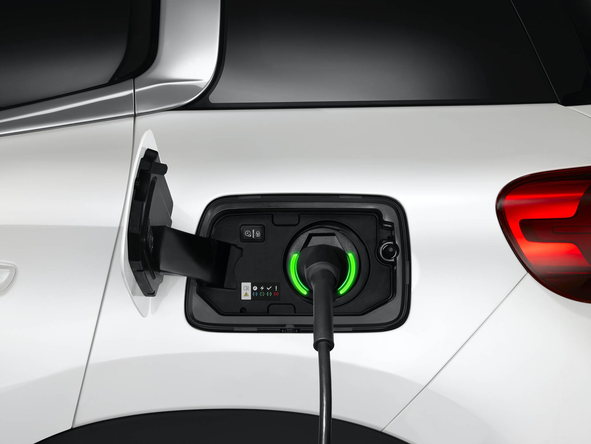 222 HP Citroën C5 Aircross Plug-in Hybrid Is The New King Of The Range