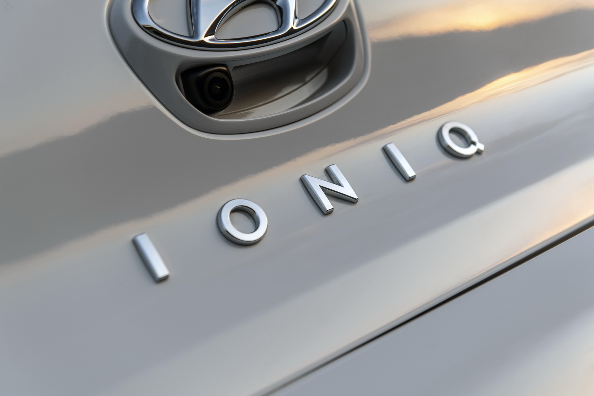 2020 Hyundai Ioniq Facelift Arrives In The US With Better Tech And More More Electric Range