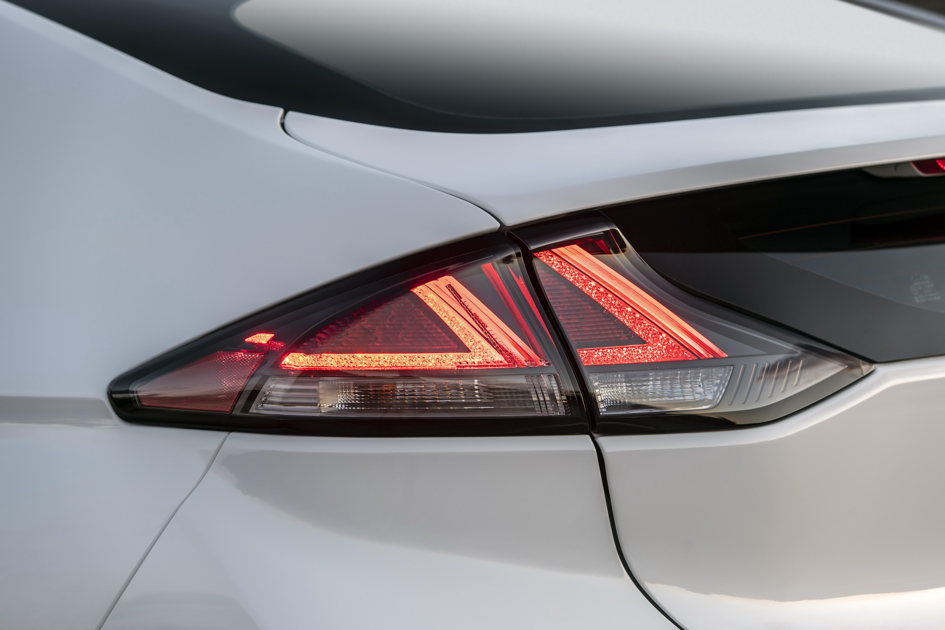 2020 Hyundai Ioniq Facelift Arrives In The US With Better Tech And More More Electric Range