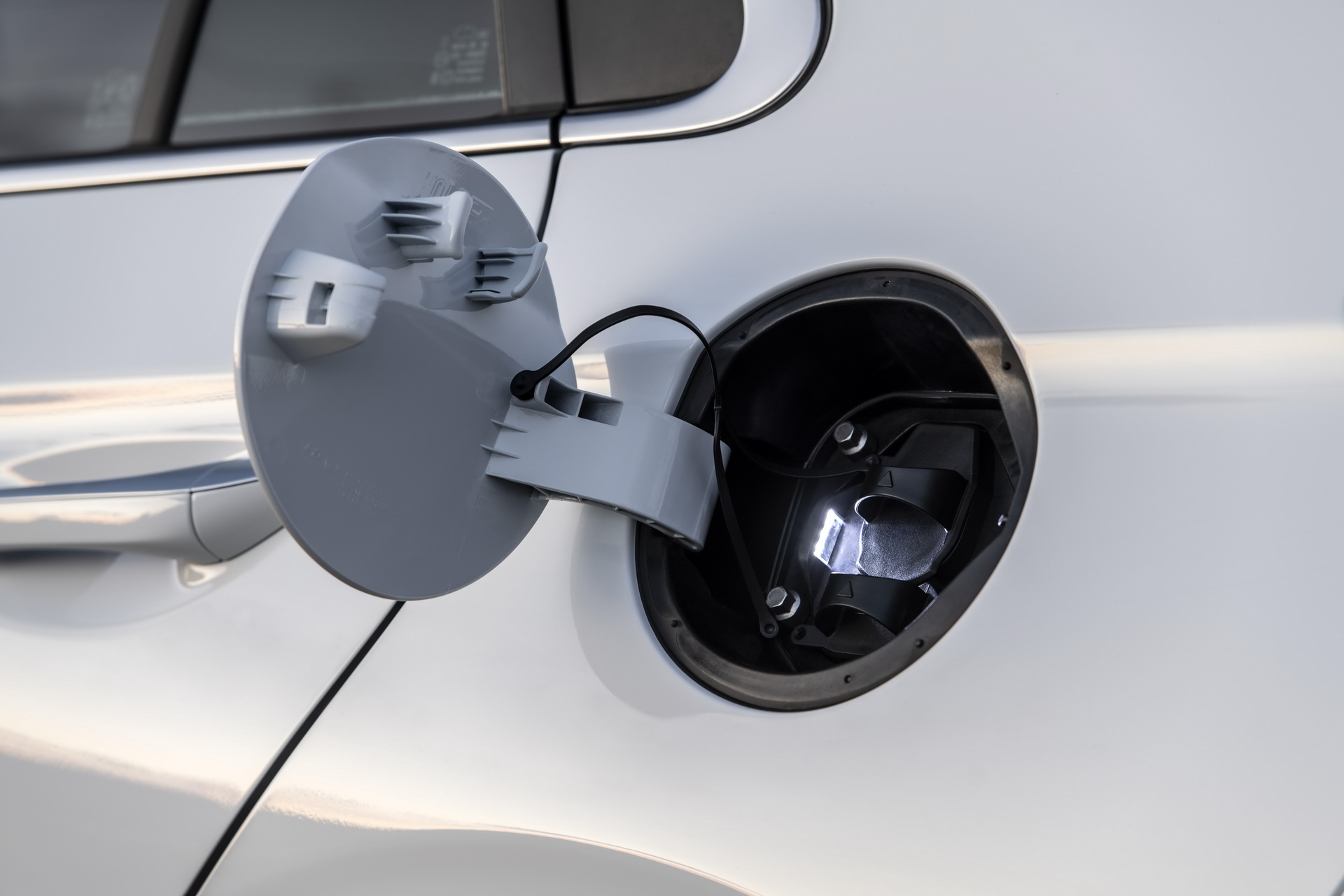 2020 Hyundai Ioniq Facelift Arrives In The US With Better Tech And More More Electric Range